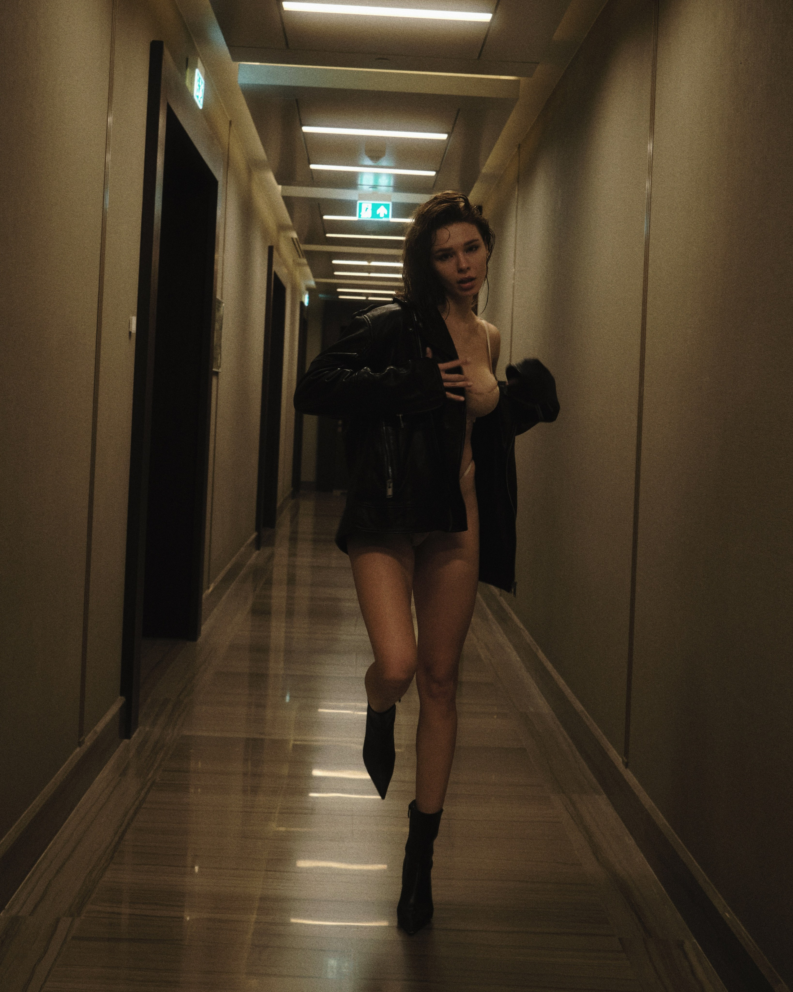 KARINA. NOIZOMAX Художественный фотограф в Дубай