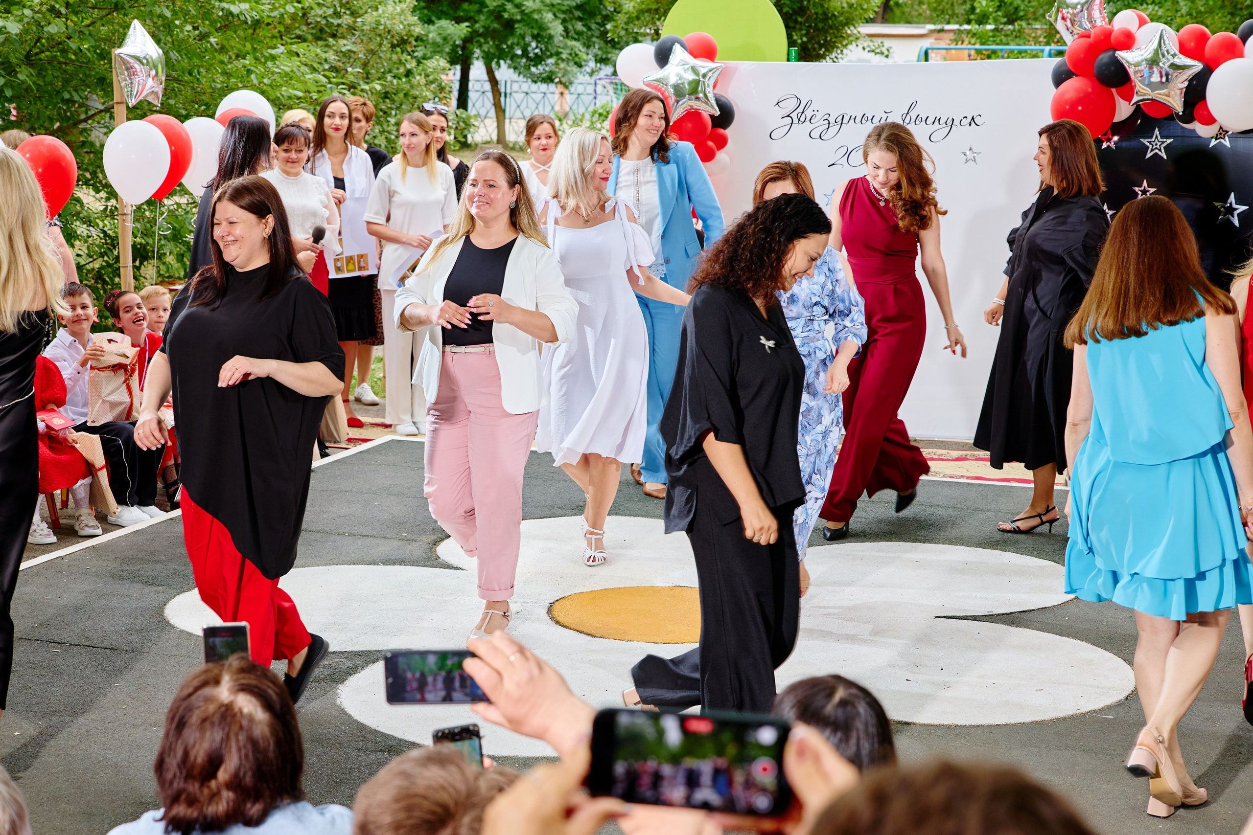 Выпускной 45 сад. Фотограф Выпускные альбомы Таганрог Сергей Коробченко