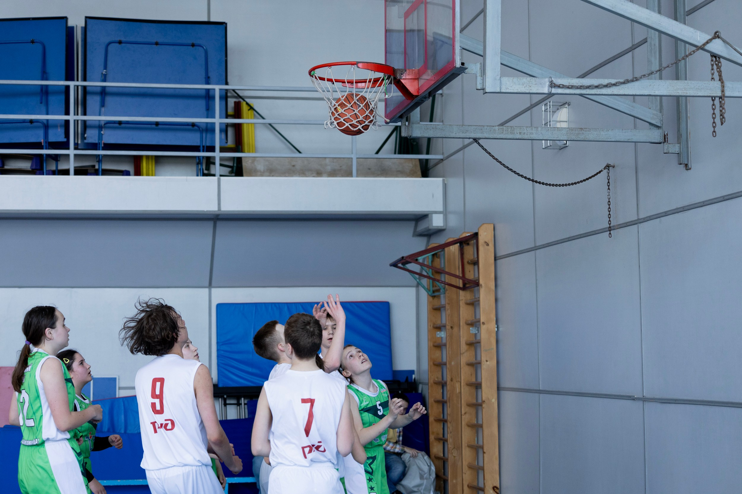 Соревнования по баскетболу среди школьников. Репортажный и портретный фотограф в Владивостоке