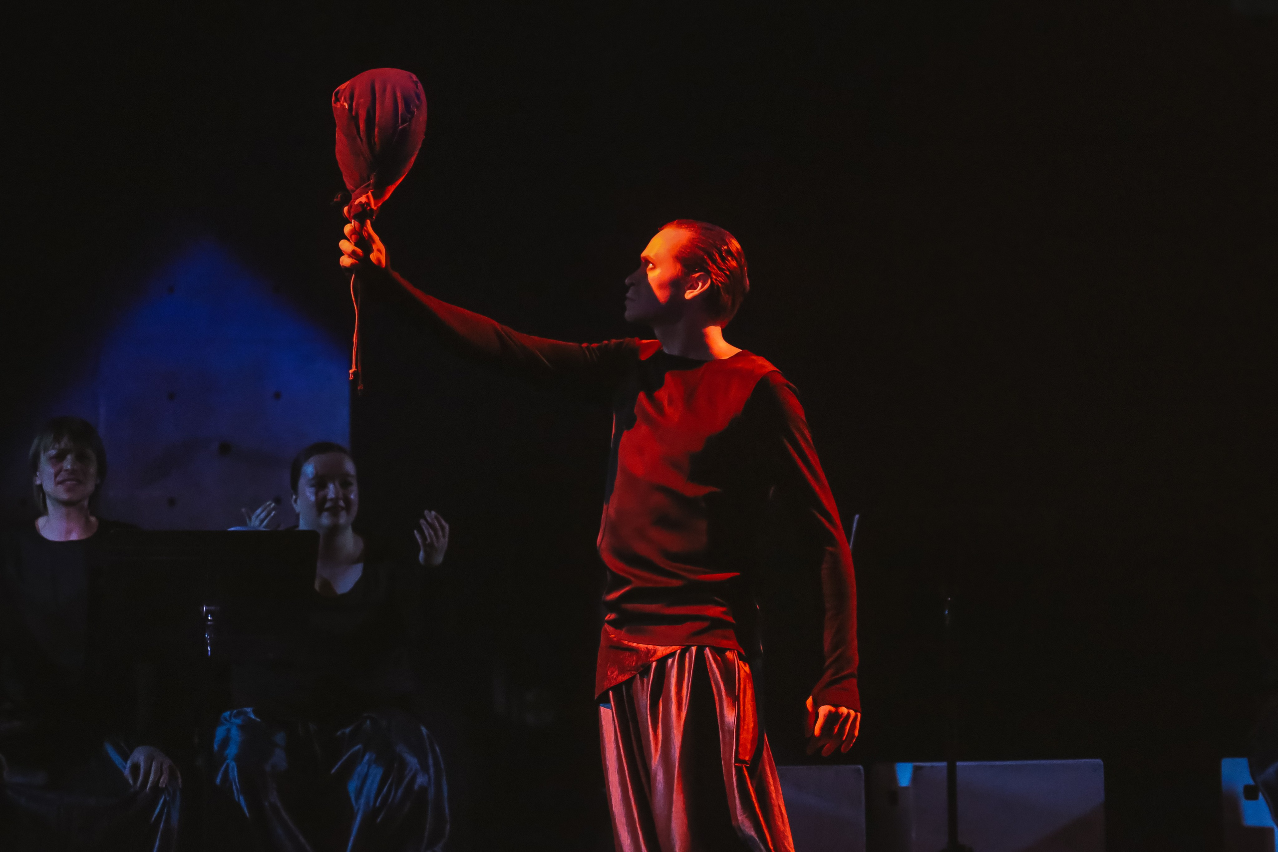 Опера "Красное": Сны погибших об Испании. Дарья Письменюк / Darya Leitstern — фотограф, музыкант, журналист, путешественник