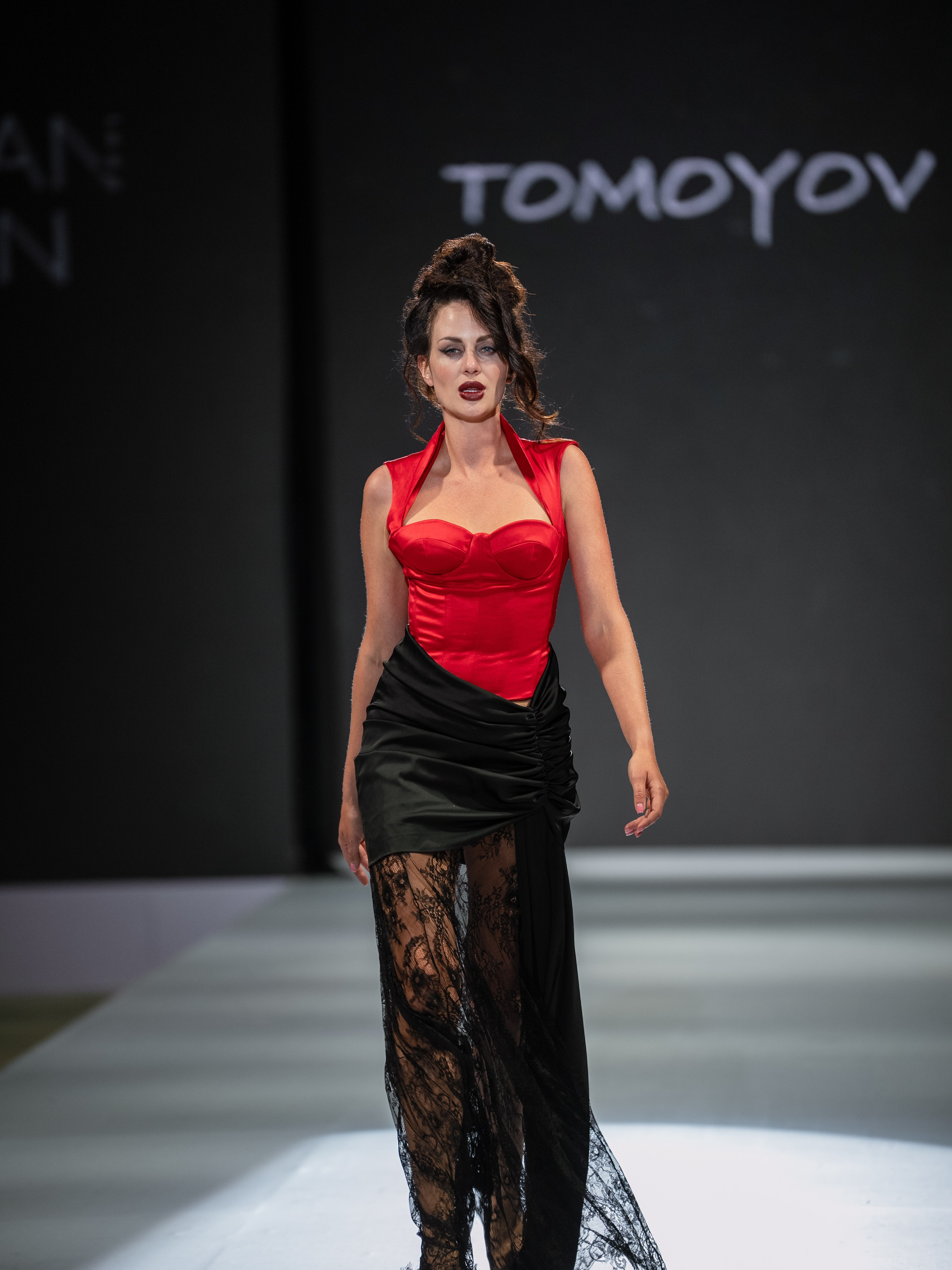 Eurasia Fashion Week Tomoyov. Сайт Алматинского НЮ АРТ, будуар и фэшн фотографа Дениса Карпенко