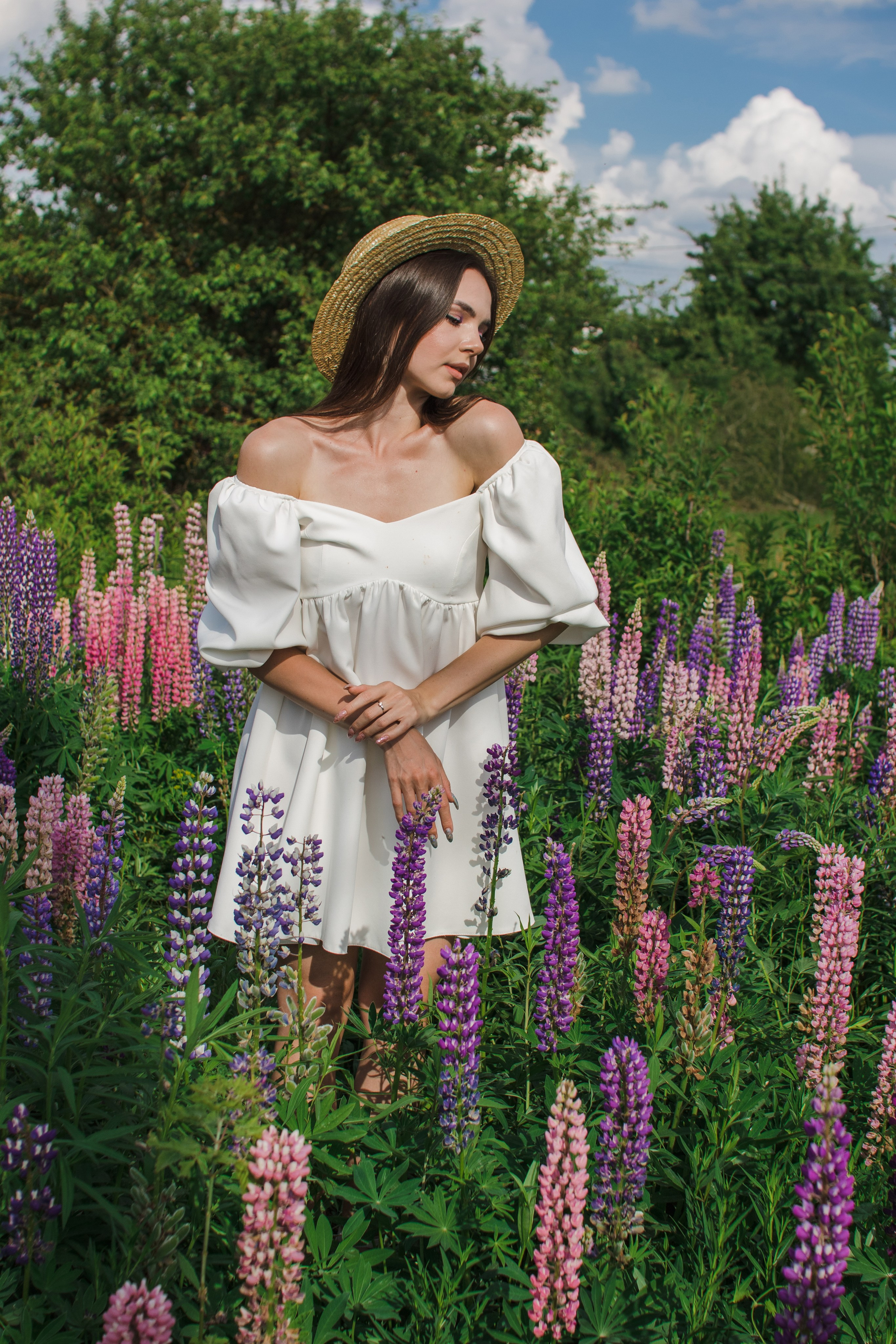 Девушках в люпинах