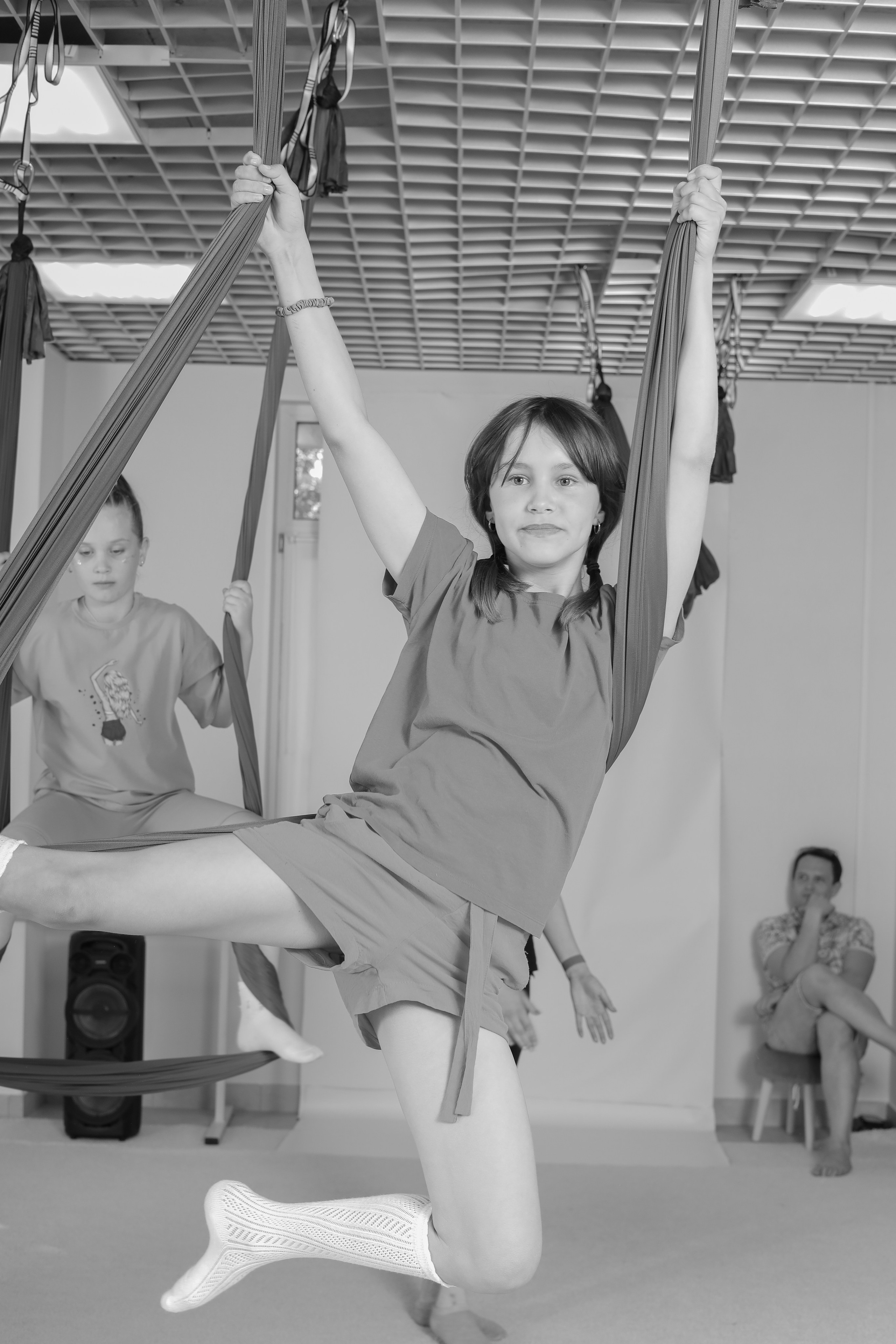 Детская аэройога. Фотограф Надршина Лилия