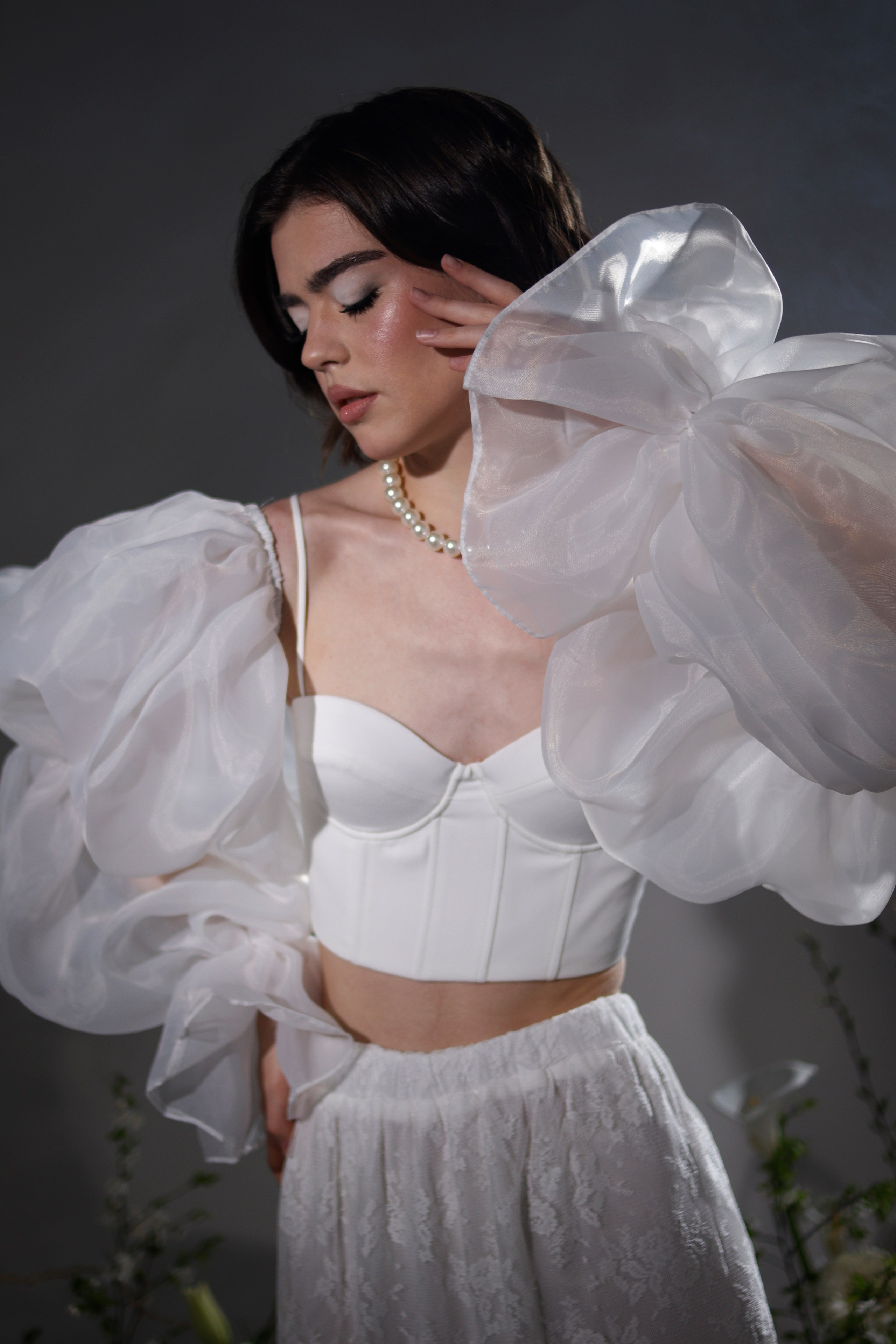 Фотосессии в студии. Я — фотограф, который помогает запечатлеть самые важные моменты вашей жизни!