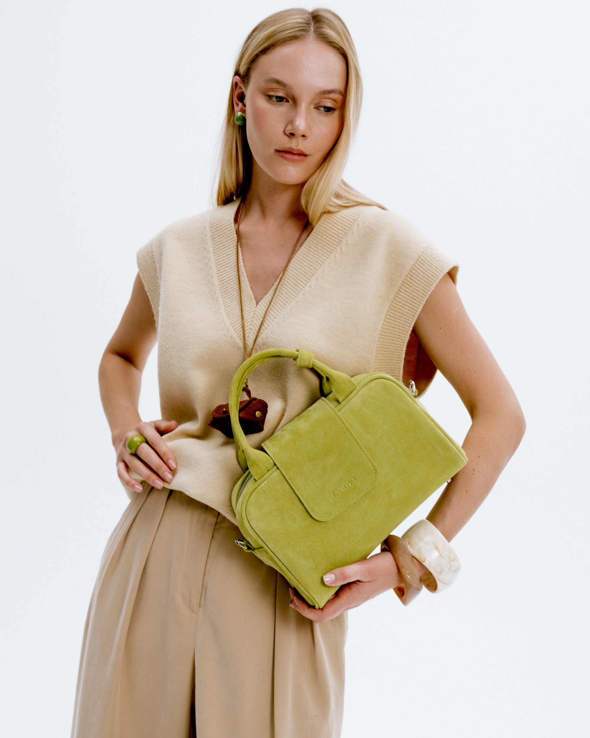 Для бренда jeanova. Фотограф для людей и их брендов