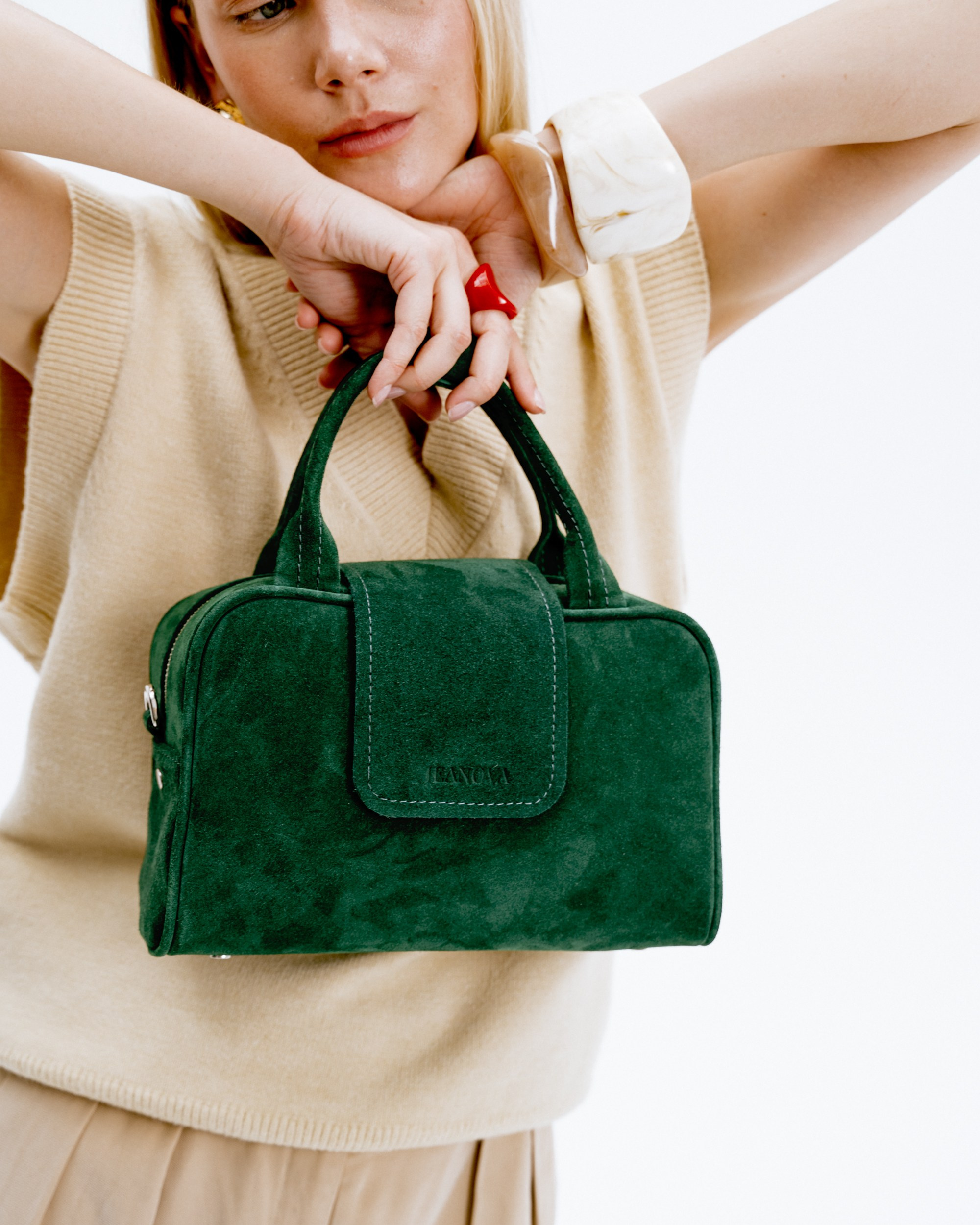 Для бренда jeanova. Фотограф для людей и их брендов