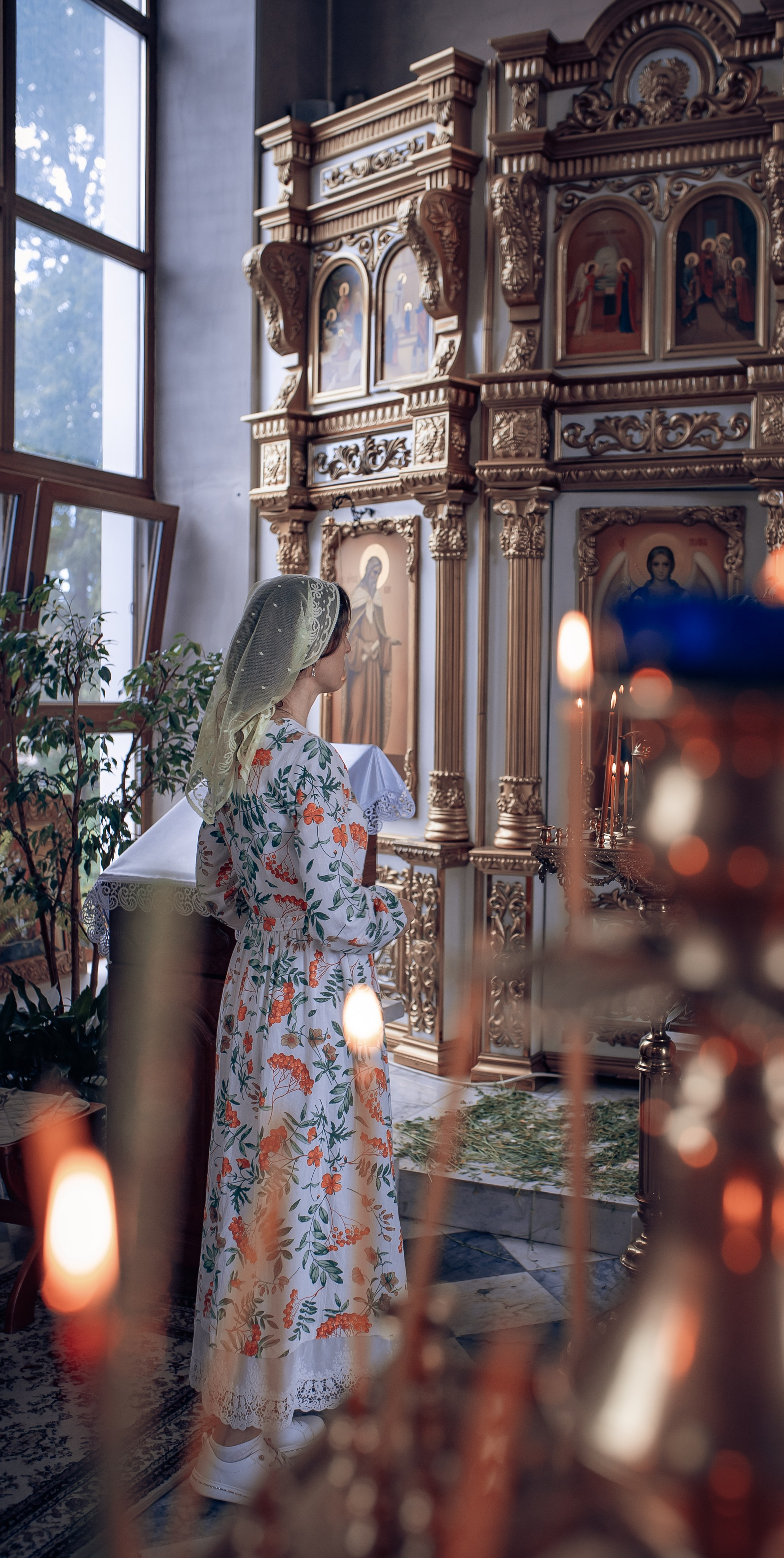 Троицкая служба в Рождественско-Никольском храме хутора Николаенко. Фотографы крещения/венчания  Красноярск Татьяна и Вячеслав Переваловы