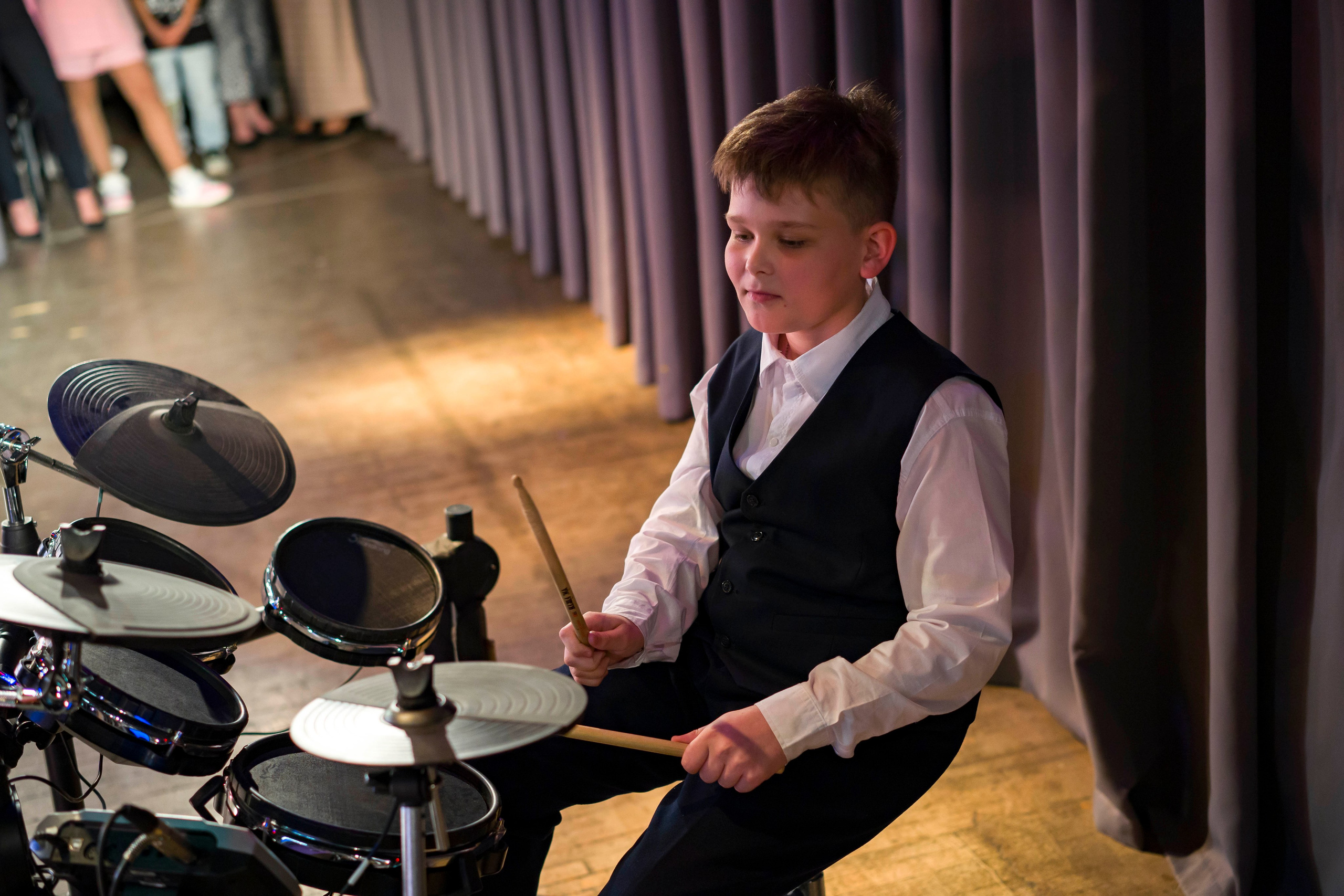 Концерт вокальной студии. Фотограф в Санкт-Петербурге. Репортажная и все съёмки для бизнеса