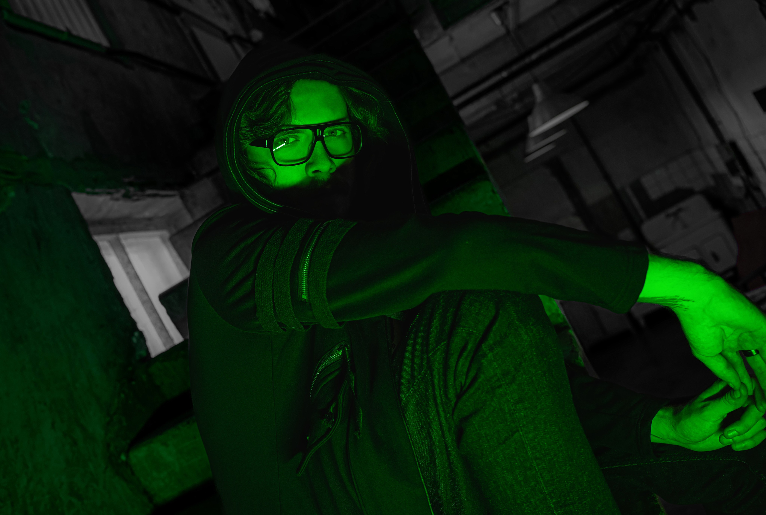 Мрак в неоновых лучах. Репортажный фотограф Анастасия Рубцова