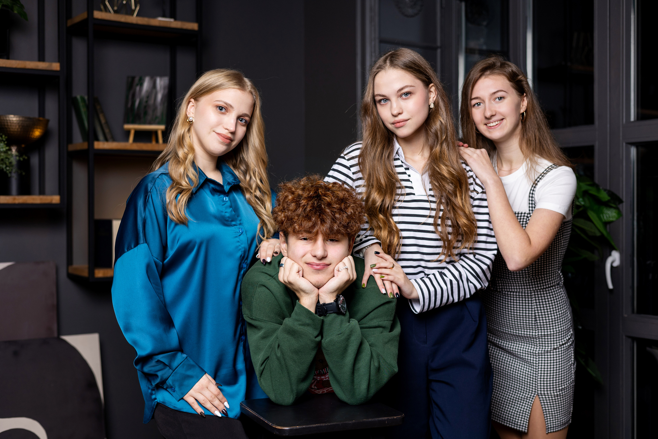 Зал Loft. Выпускные альбомы. Школьный и семейный фотограф Виктория Игнатьева