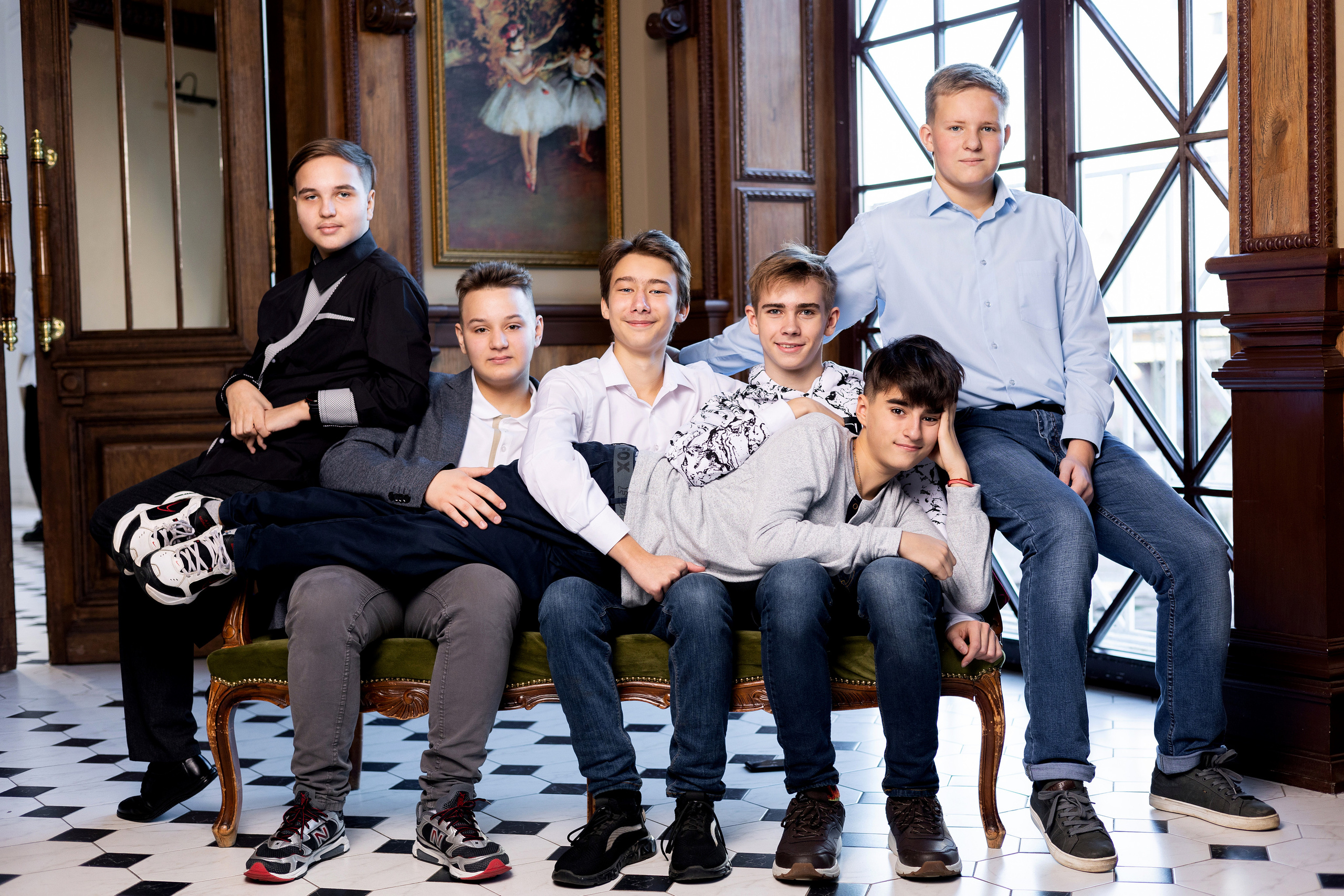 Зал Галерея. Выпускные альбомы. Школьный и семейный фотограф Виктория Игнатьева