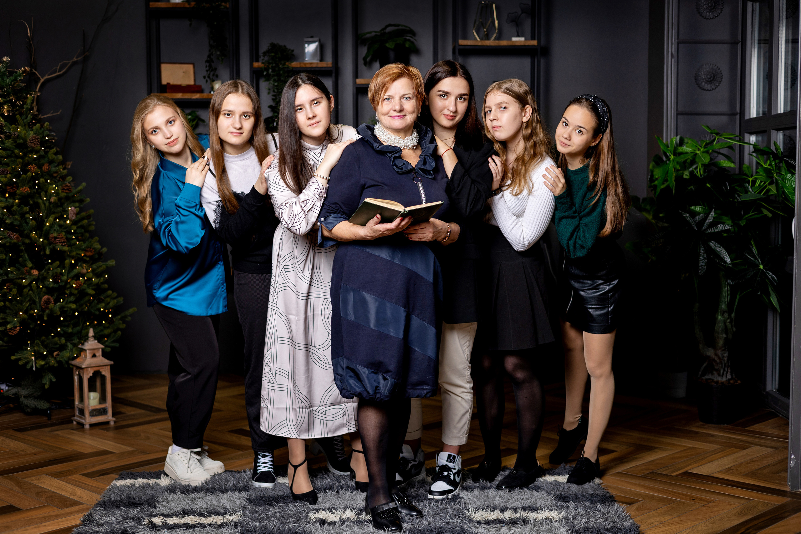 Зал Loft. Выпускные альбомы. Школьный и семейный фотограф Виктория Игнатьева