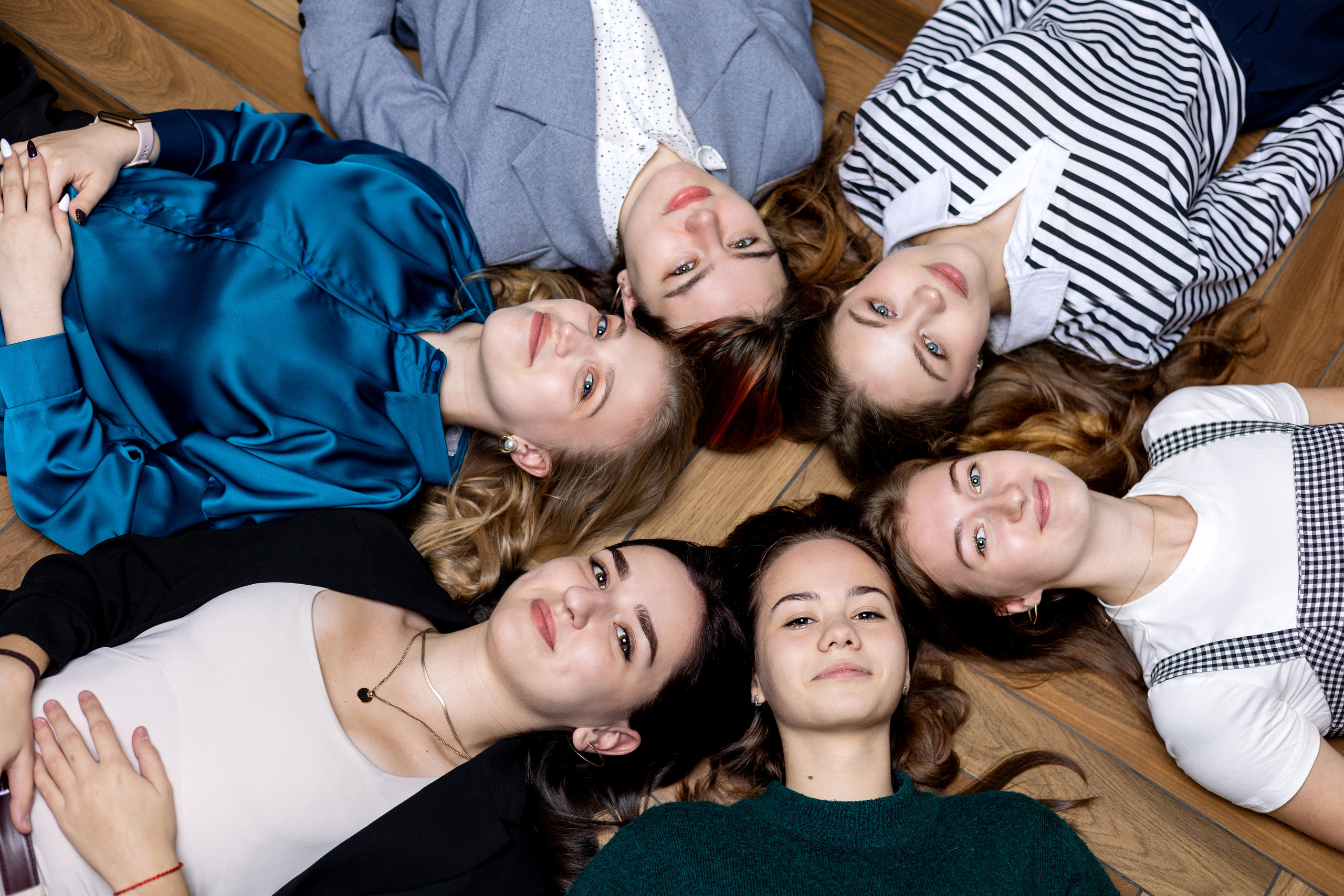 Зал Loft. Выпускные альбомы. Школьный и семейный фотограф Виктория Игнатьева