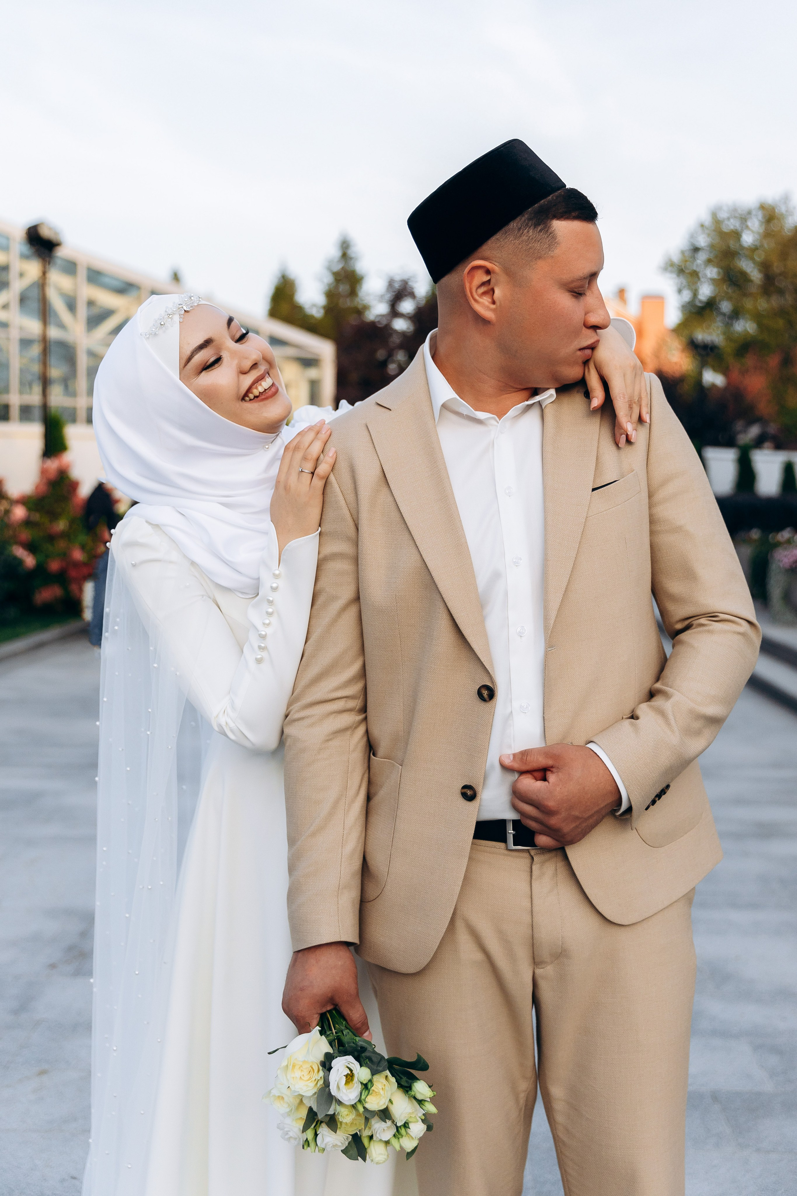 никах в мечети Ирек, фотосессия в мечети Ирек, фотограф на никах в Казани Ranas4you, образ невесты на никах, завязывание платка Казань, платье на никах Казань