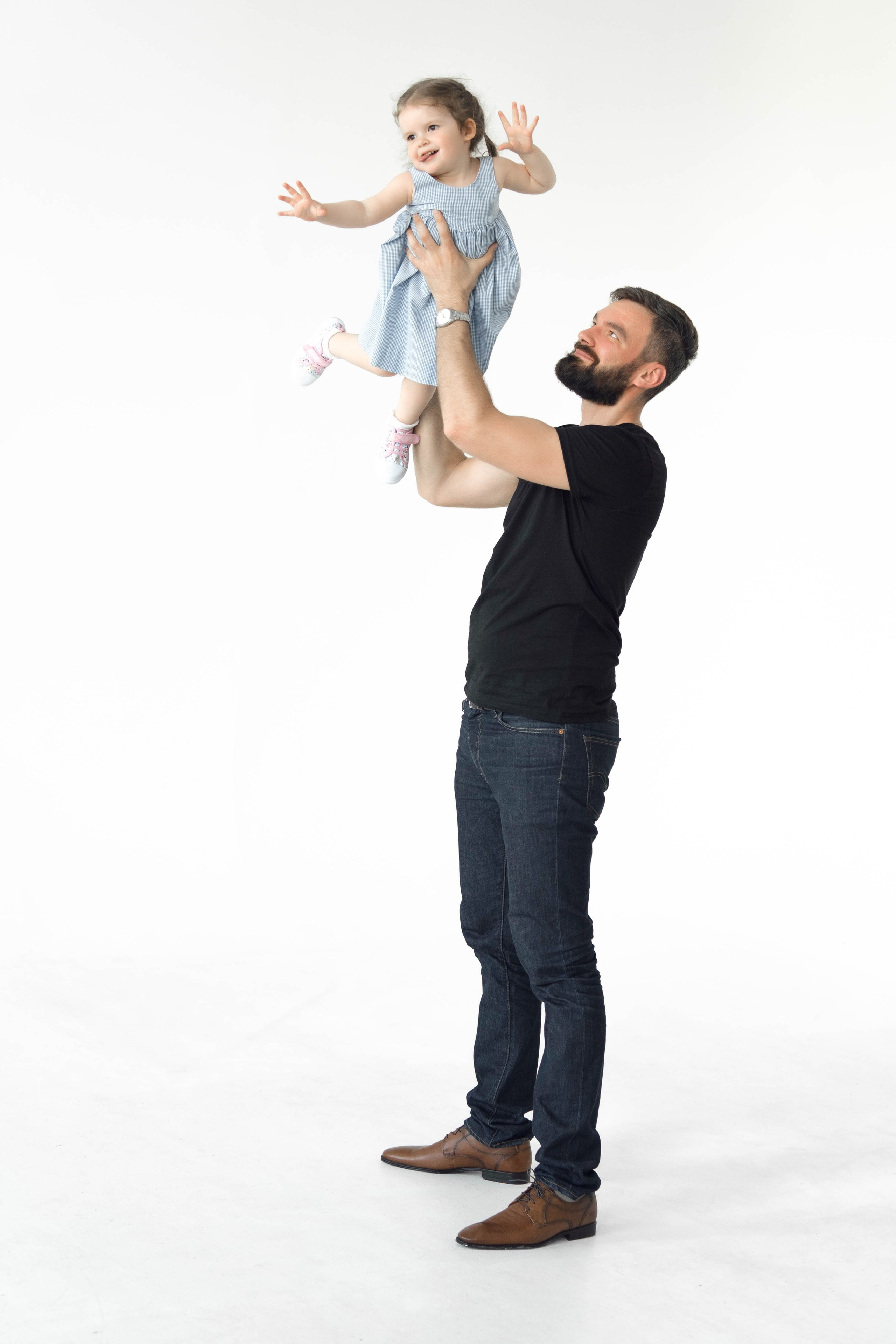 Irina and family. Lifestyle photographer Turku. I catch emotions in the frame