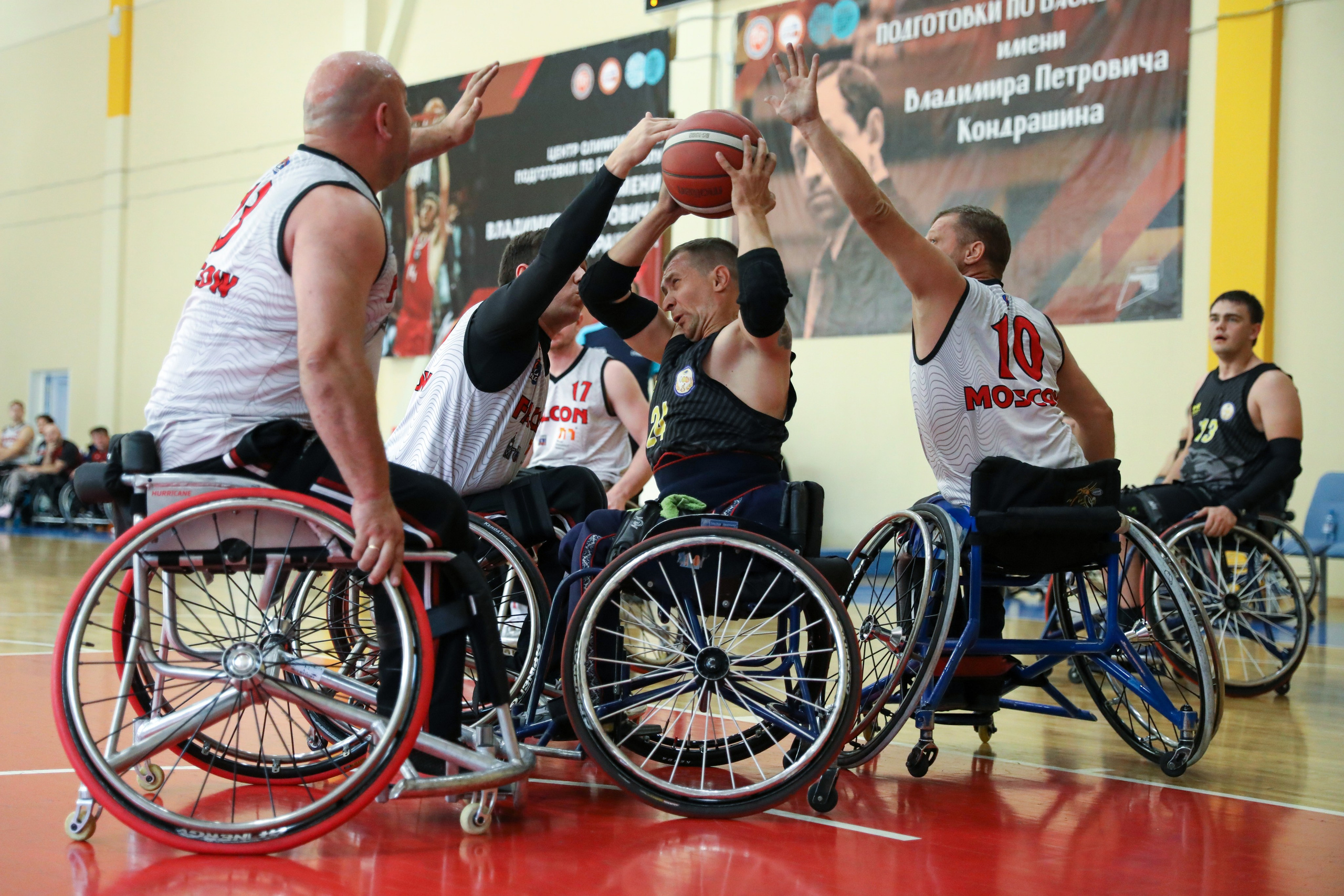 Баскетбол на колясках. Спортивный фотограф в Санкт-Петербурге Наталья Ксенофонтова