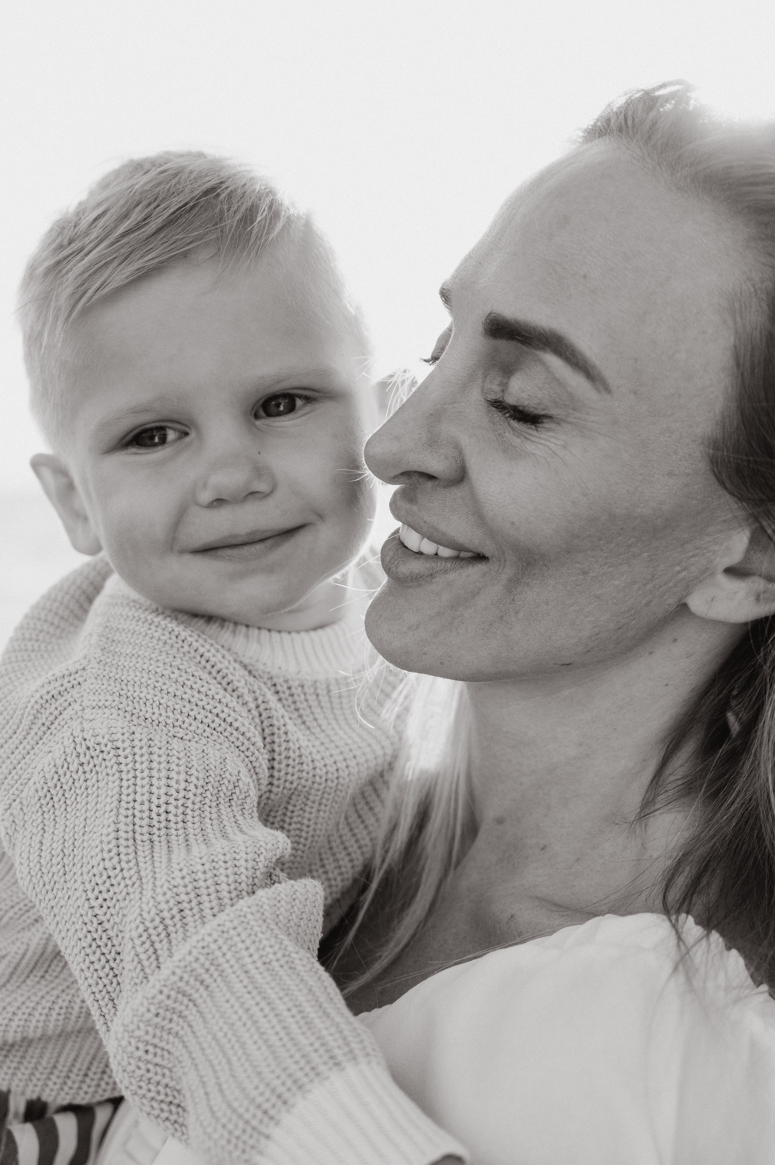 Юлия. Профессиональный фотограф беременности в СПБ. Стильные фотосессии беременности в стиле минимализм и классическая фотография