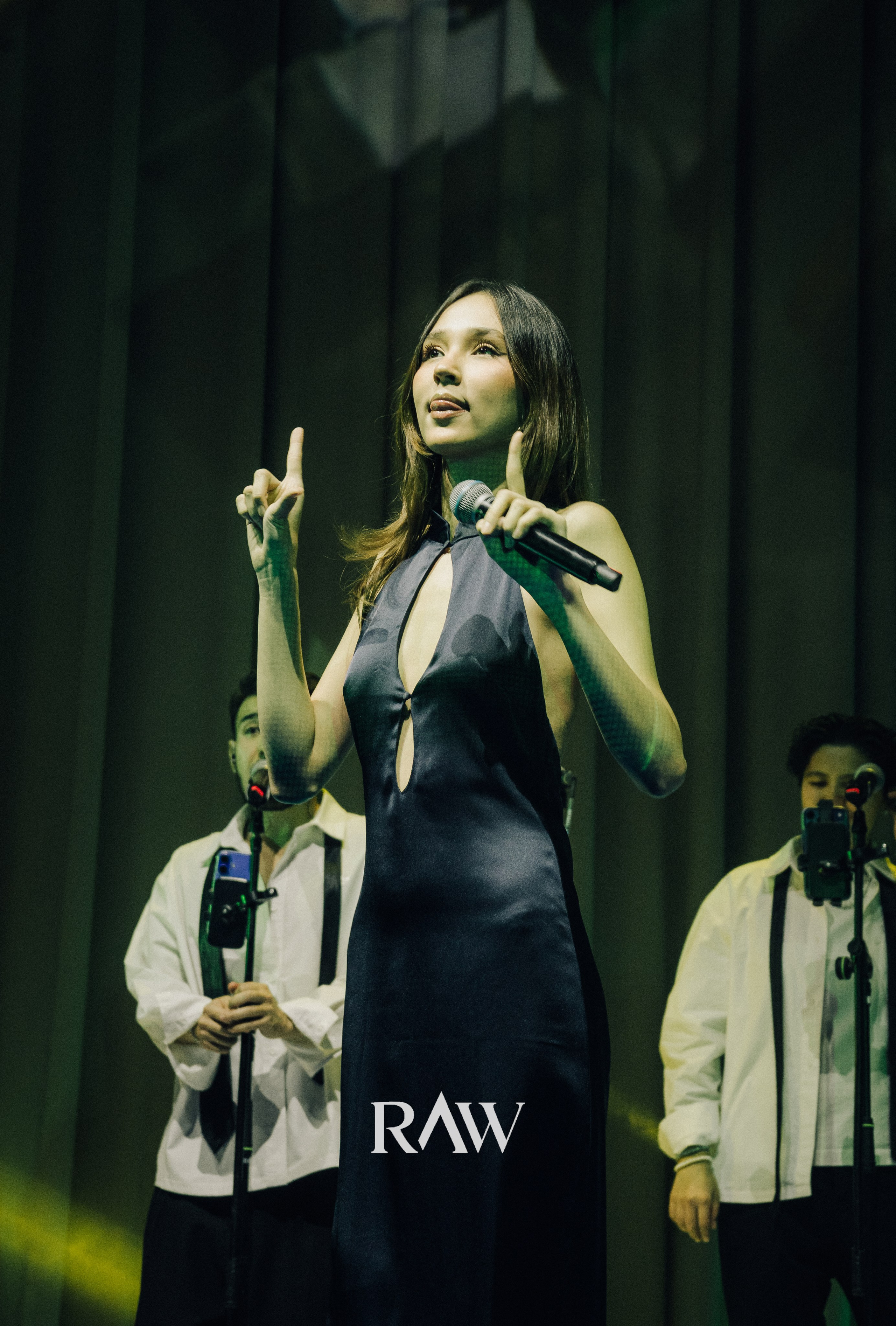 M'Dee Solo Concert. Maksiimiliano Raw фотограф Алматы