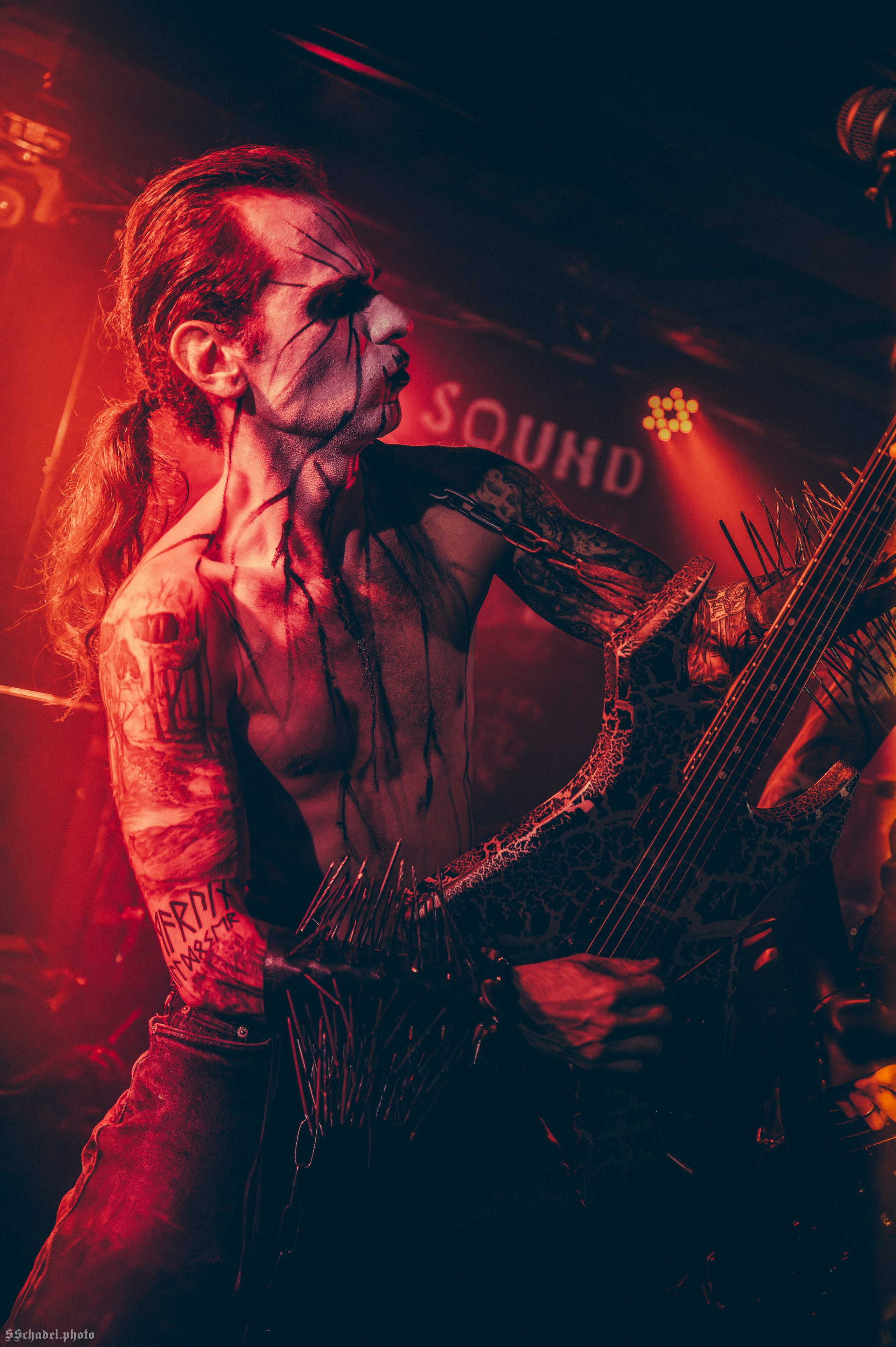 Frostlagte Måne 18.10.25. We will make everything metal!