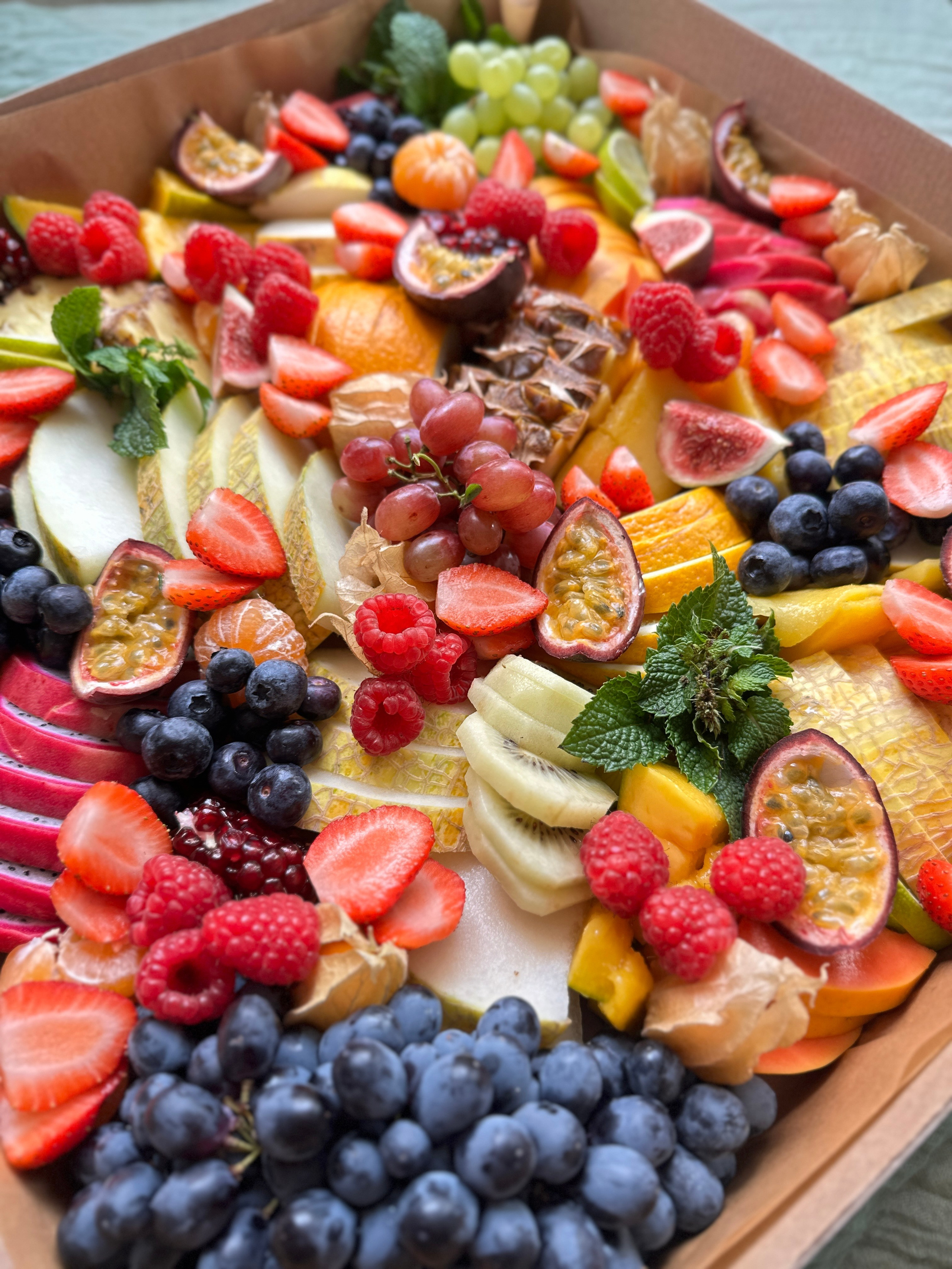 ГастроБоксы. Выездной кейтеринг, съедобные букеты, торты и сладости на заказ