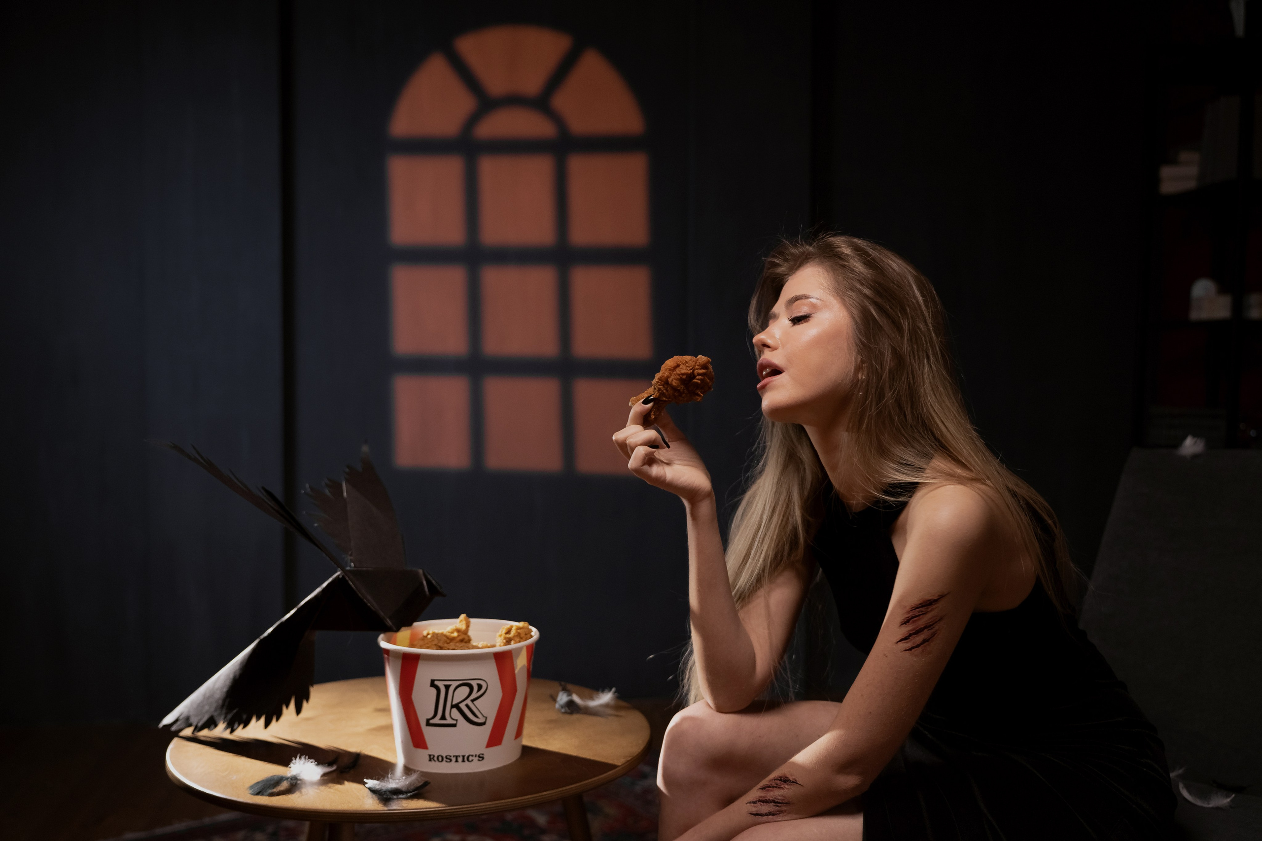 Анастасия (оммаж «Птицы»). Главная