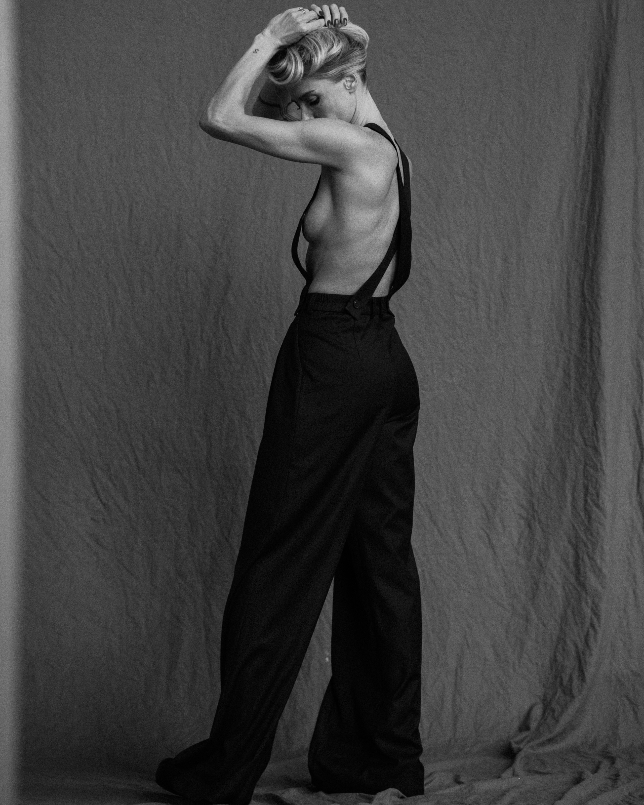 Обнажение. I am Diana, a portrait photographer. I take pictures around the world