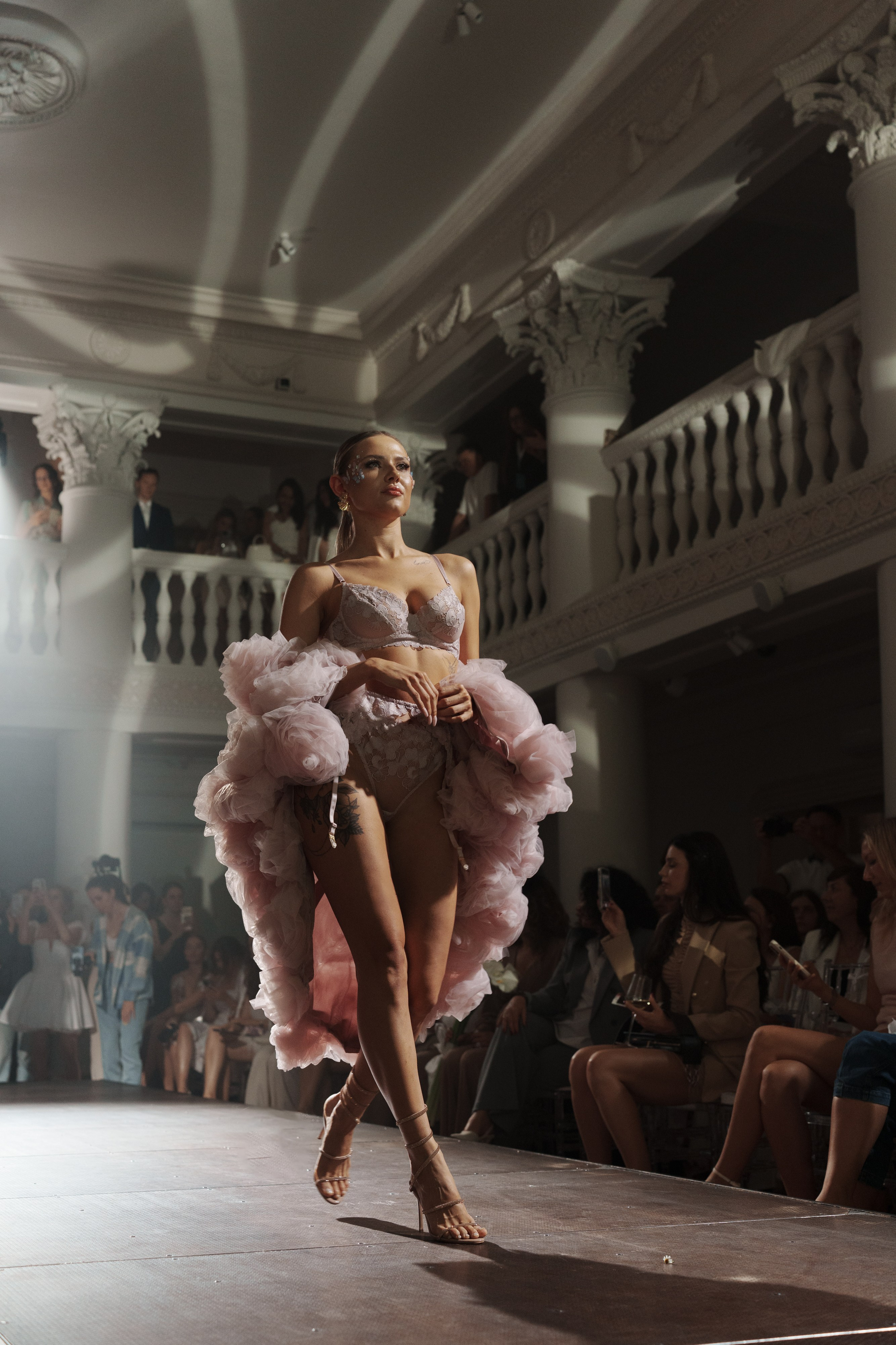 Репортаж |Модный показ Flower Inspiration |. Репортажный фотограф в Калининграде Екатерина Суханова