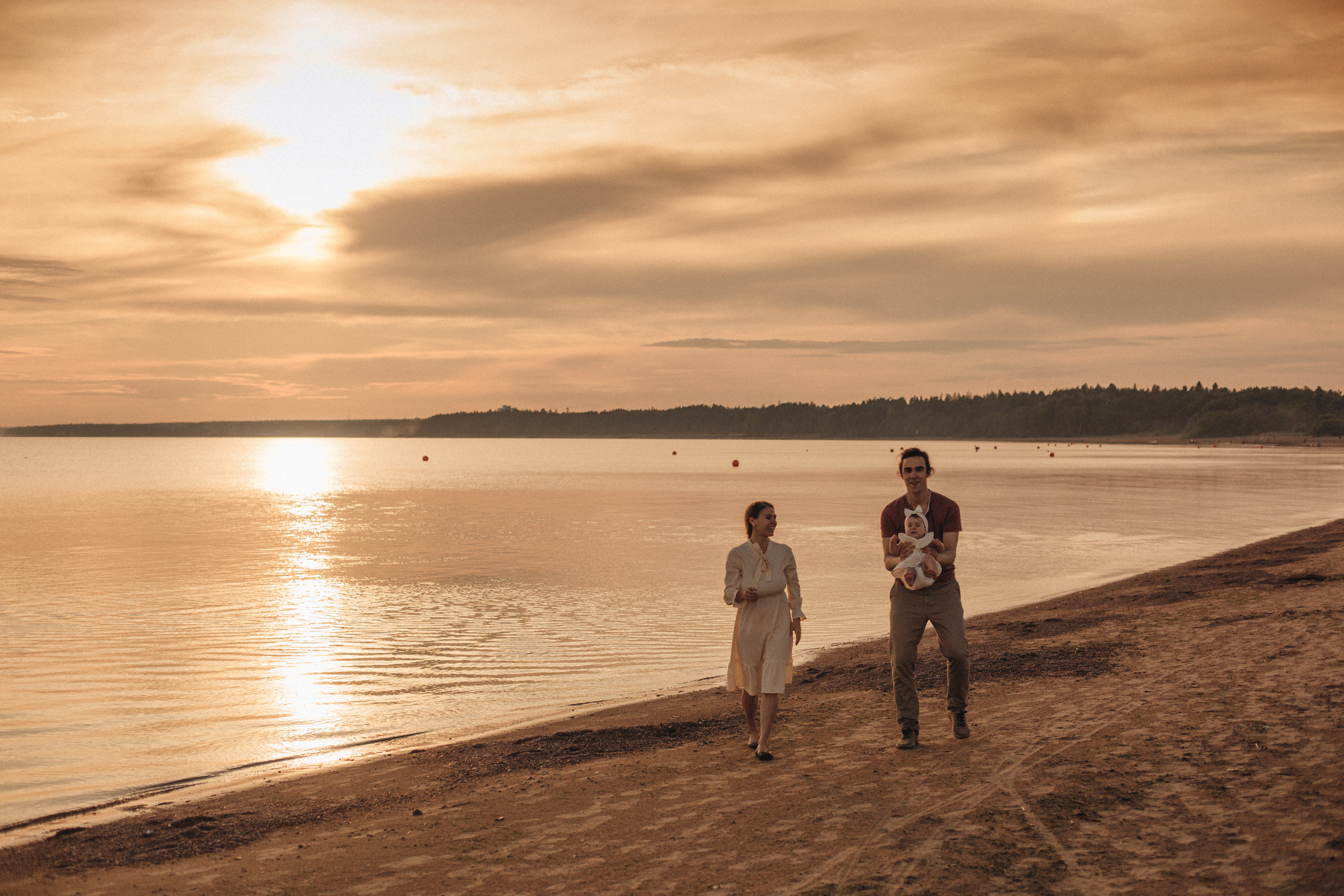Закатная сьемка на заливе. Свадебный и семейный фотограф Спб Бошман Ирина
