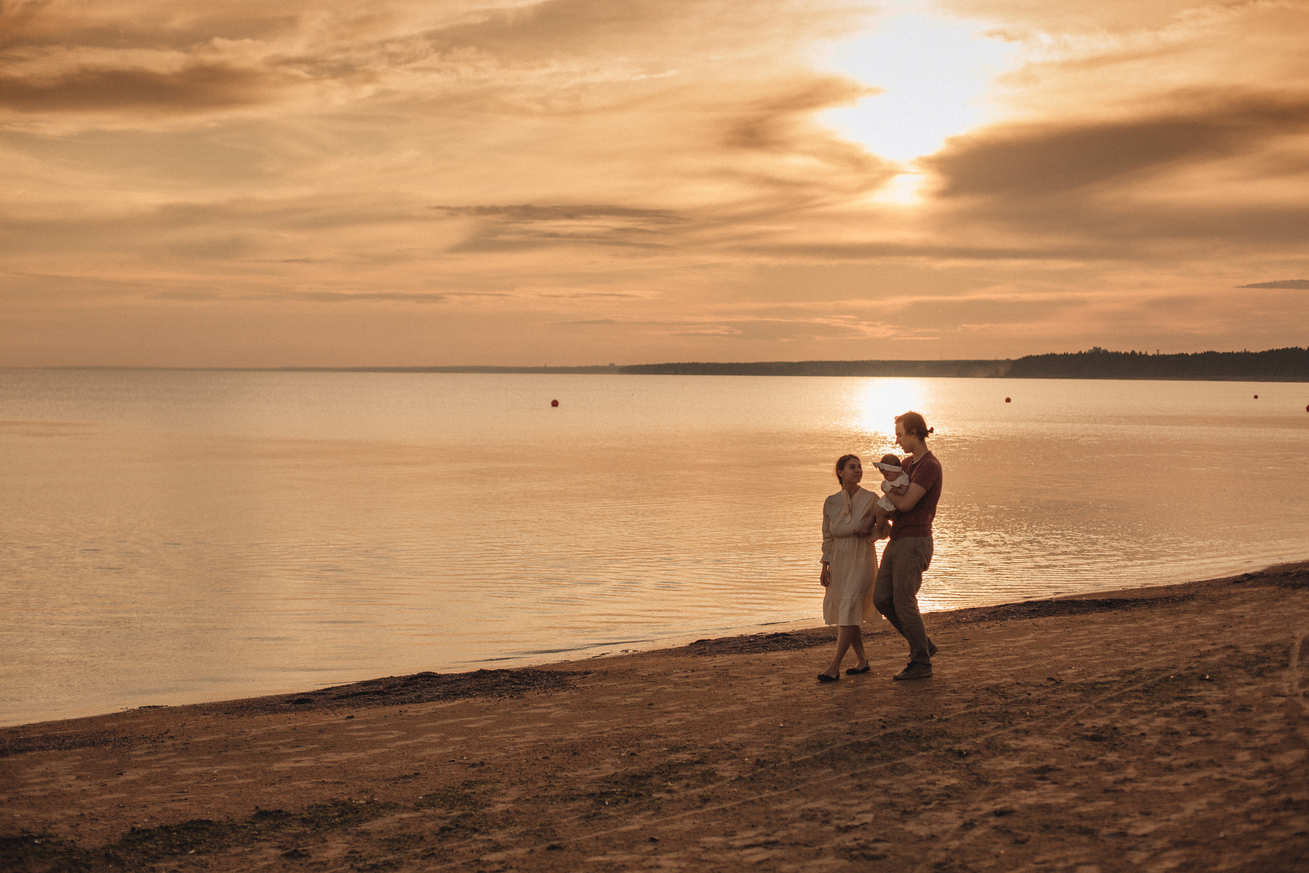 Закатная сьемка на заливе. Свадебный и семейный фотограф Спб Бошман Ирина