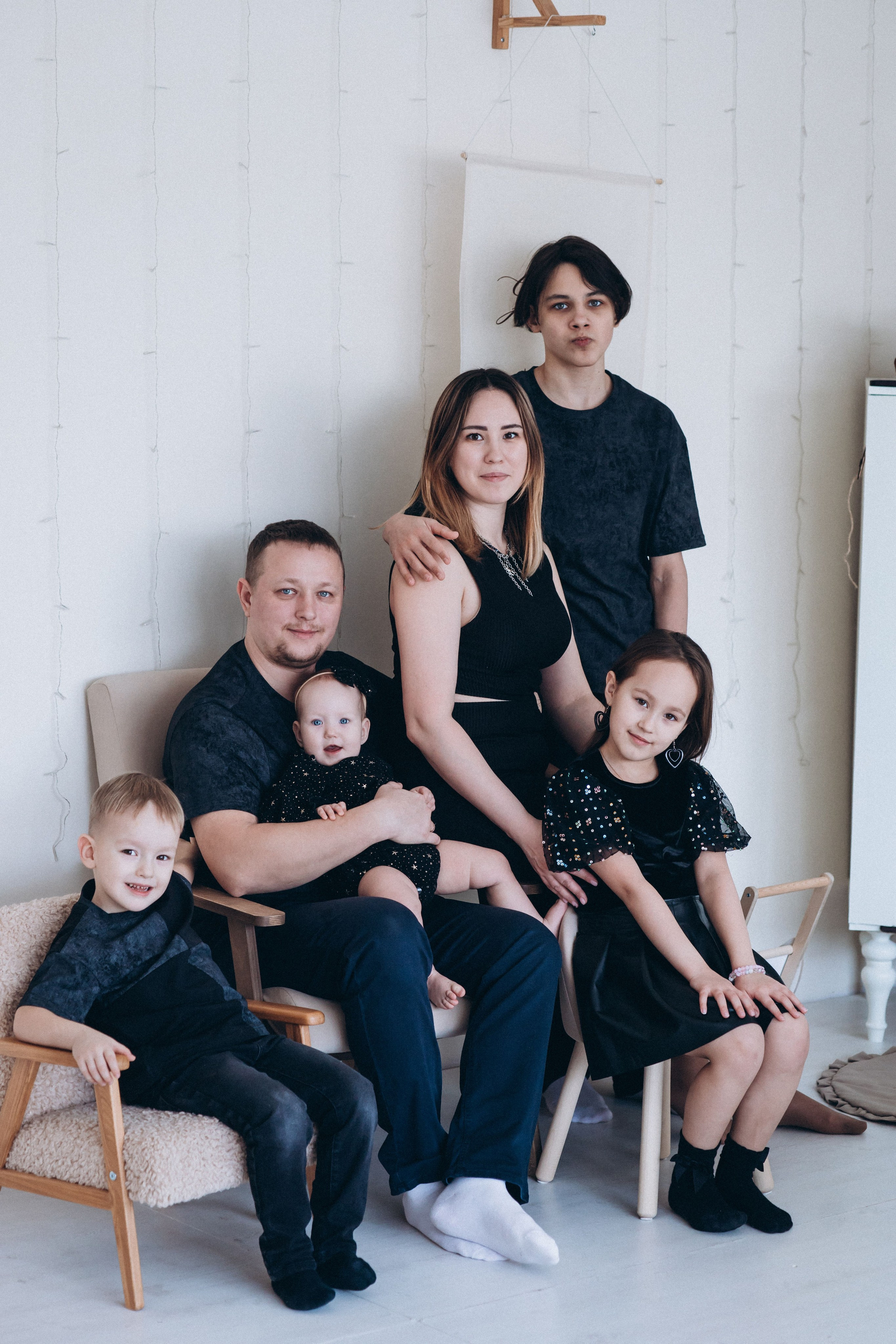 Семья Чесноковых. Семейный фотограф Нижневартовск Тюмень Ефимова Ирина