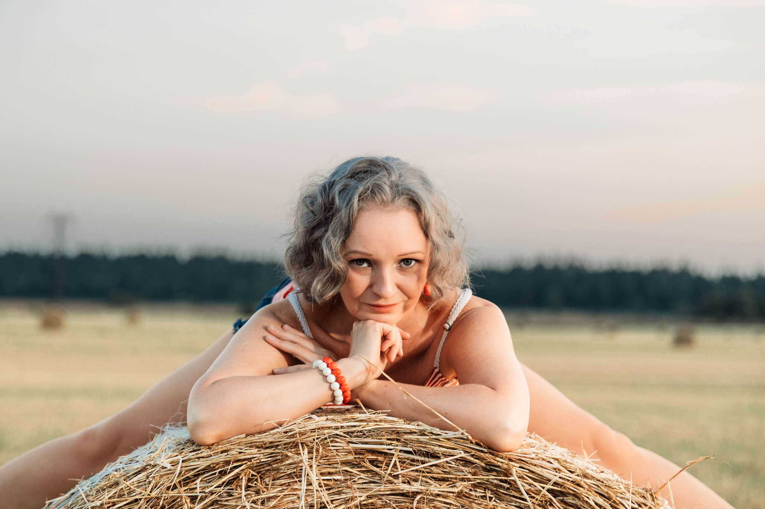 2025-08-03. Анжела на сене