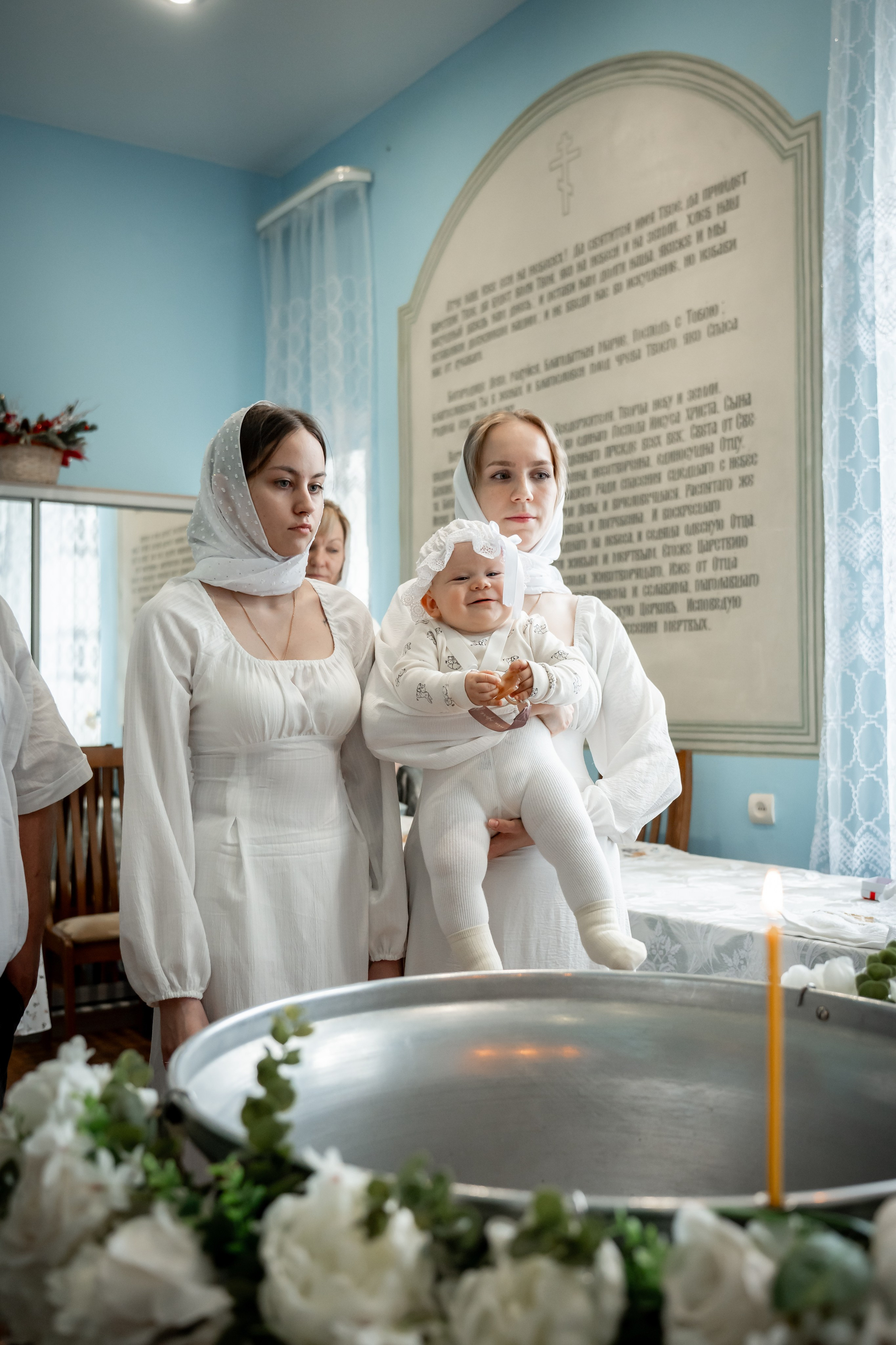 Крещение Таисии в г. Щекино храм в честь иконы Божией матери. Фотограф на Крещение Тула и Венчание в Туле, детский и семейный фотограф