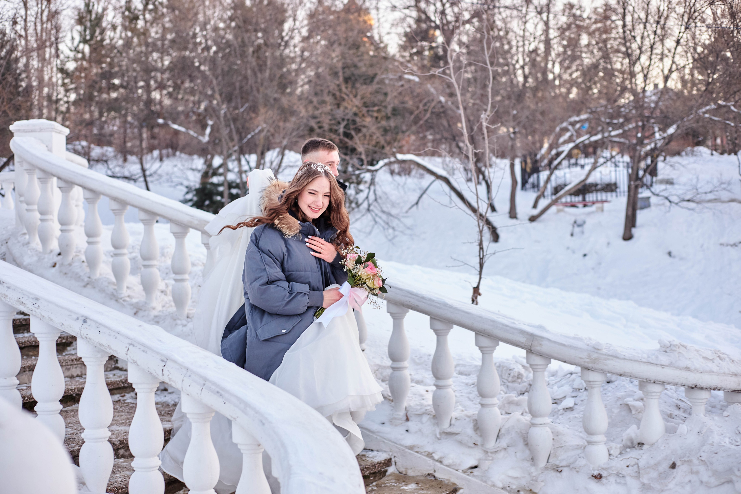 Зимняя свадебная прогулка Дианы и Георгия. Профессиональный фотограф Максим Романов в городе Хабаровске