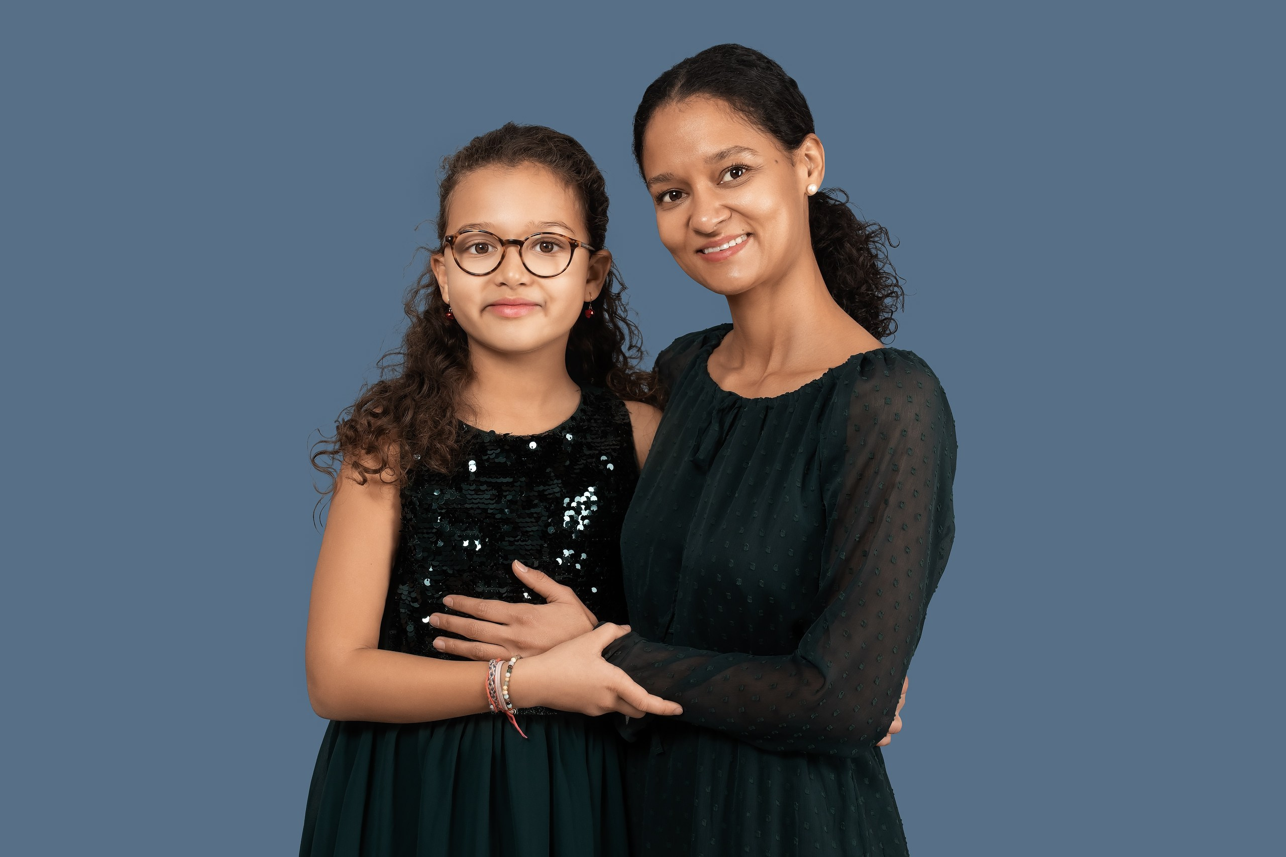 Базовая ретушь + Выравнивание фона + Цветокоррекция