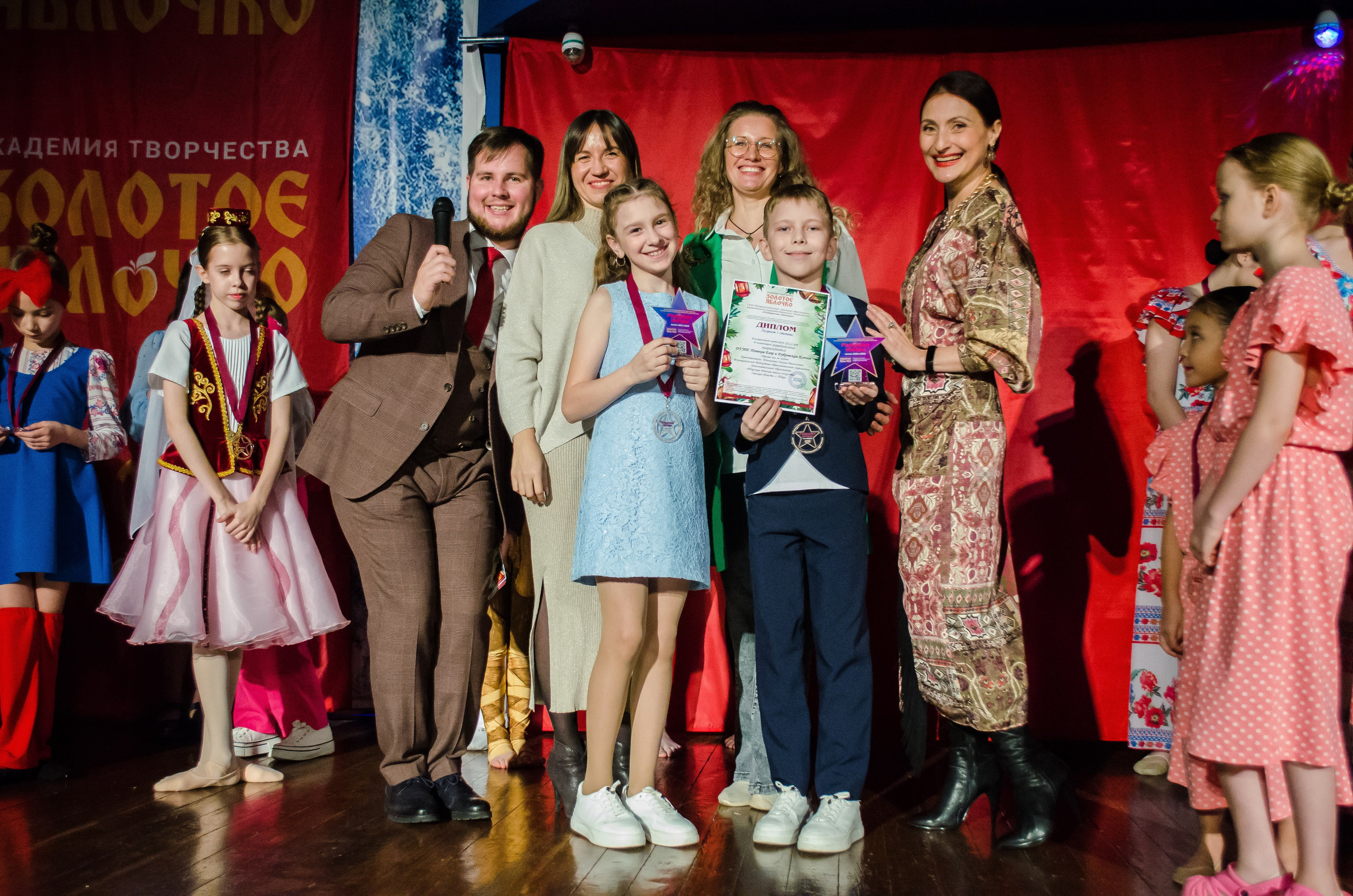 14 декабря, г. Омск. Золотое яблочко