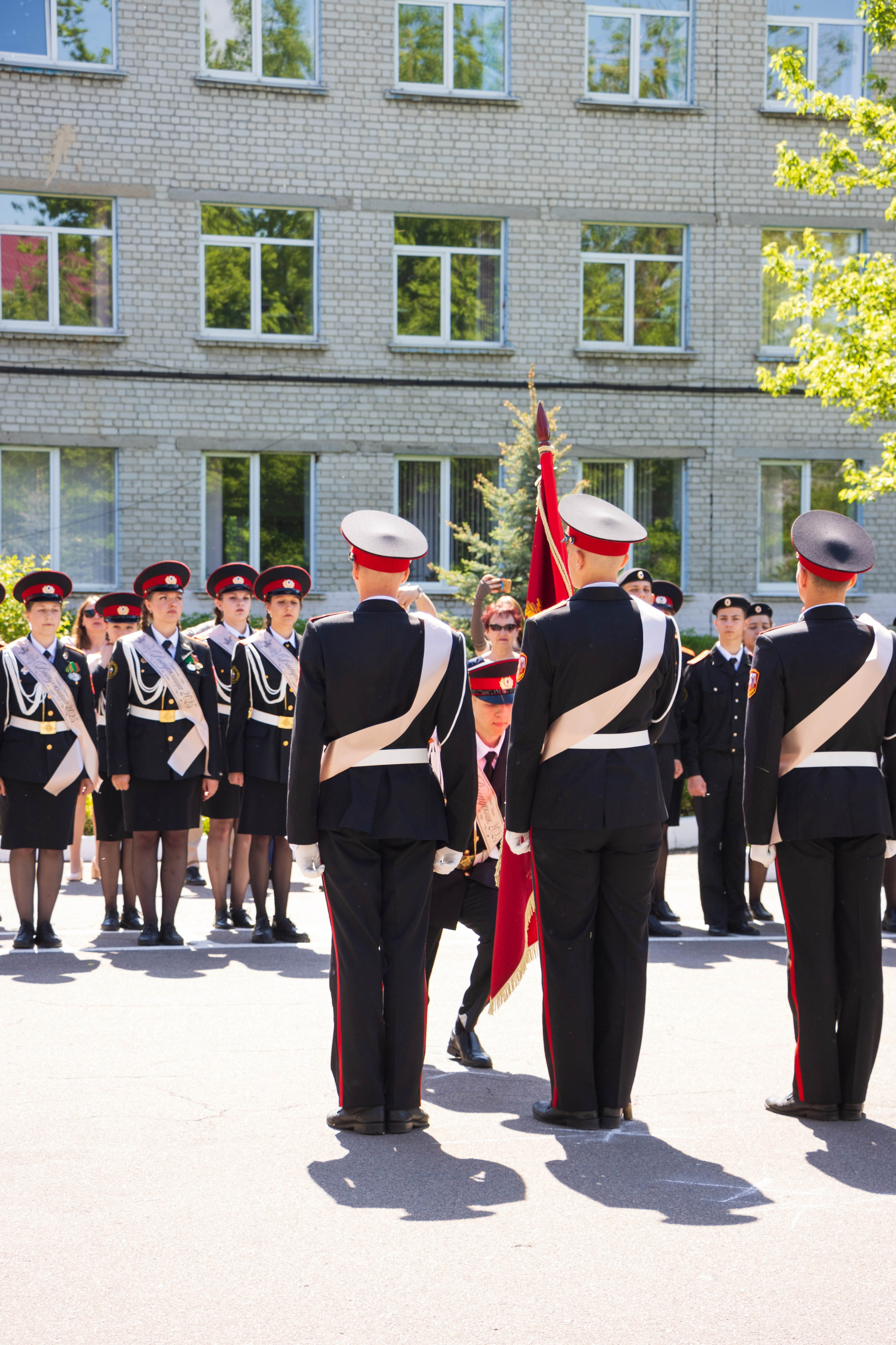 Последний звонок 2025 взвод 8"б». Фотограф Татьяна Матрос