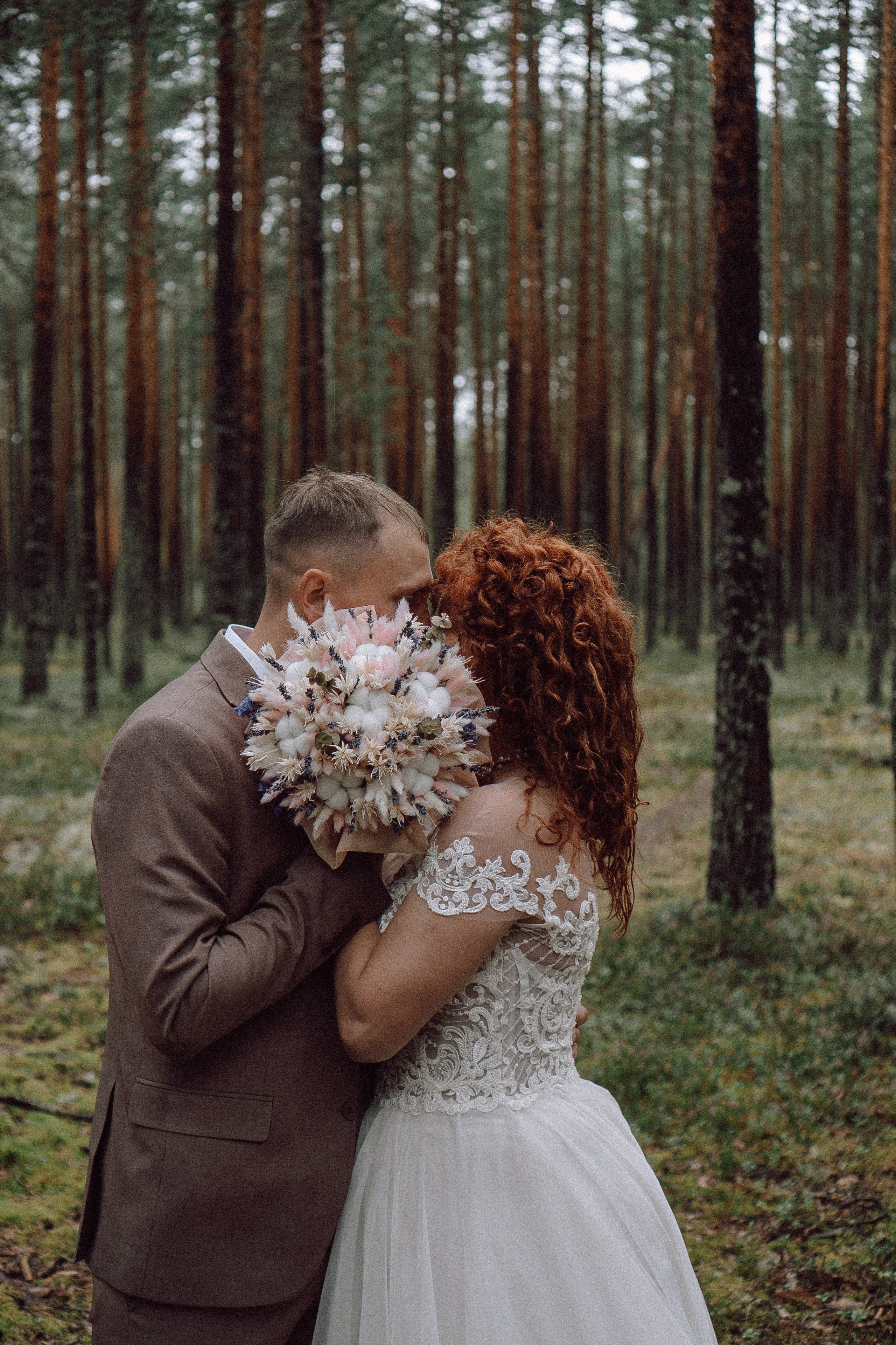 СВАДЕБНАЯ ФОТОСЕССИИЯ ПАРЫ В ГОРОДЕ ПРИОЗЕРСК В СОСНОВОМ ЛЕСУ И С ПИКАПОМ. Профессиональный фотограф, Санкт-Петербург — Виктория Богомолова