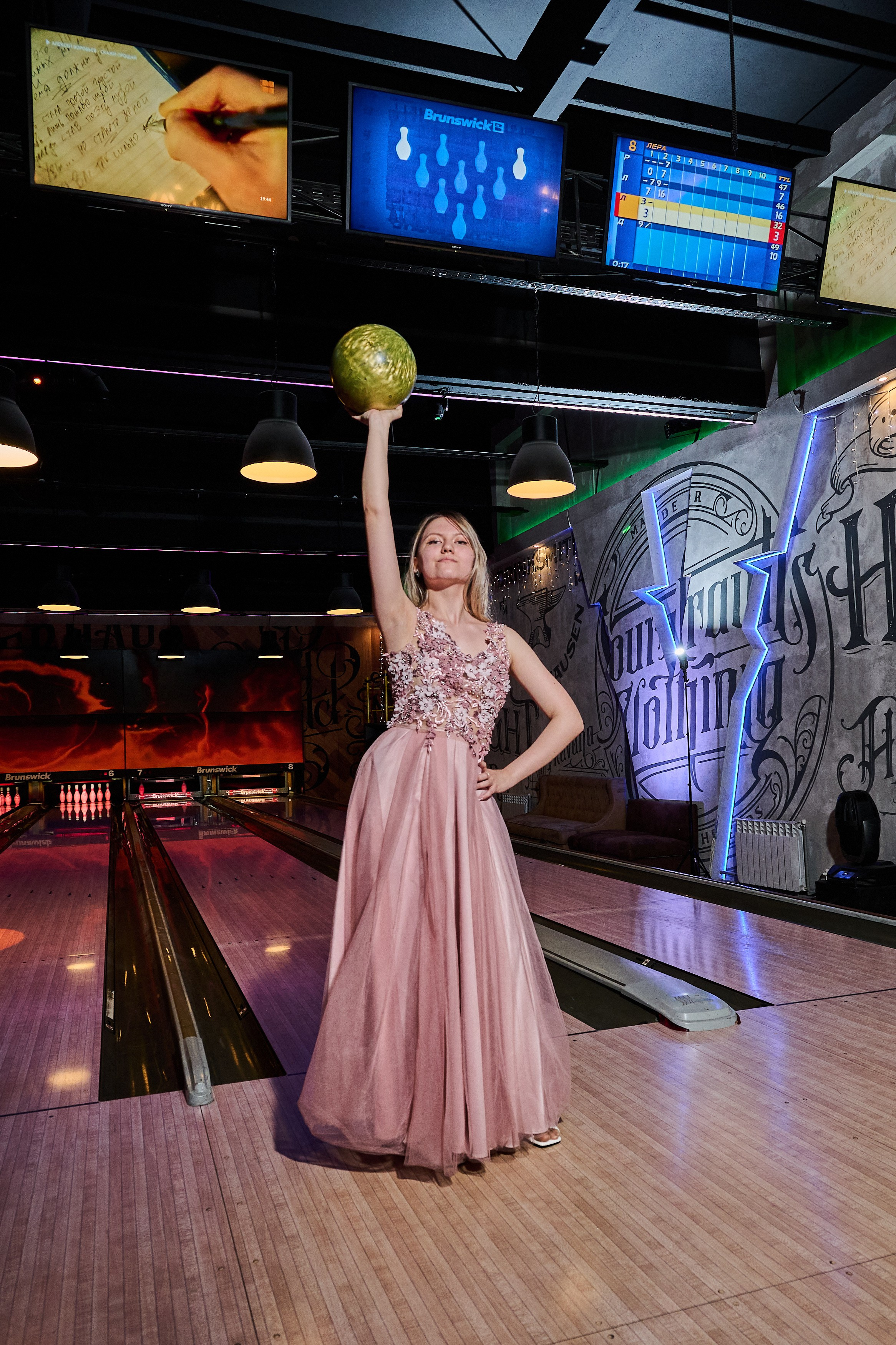 Выпускные и праздники. Выпускные альбомы. Предметная и контент съёмка. Фотостудия Klass