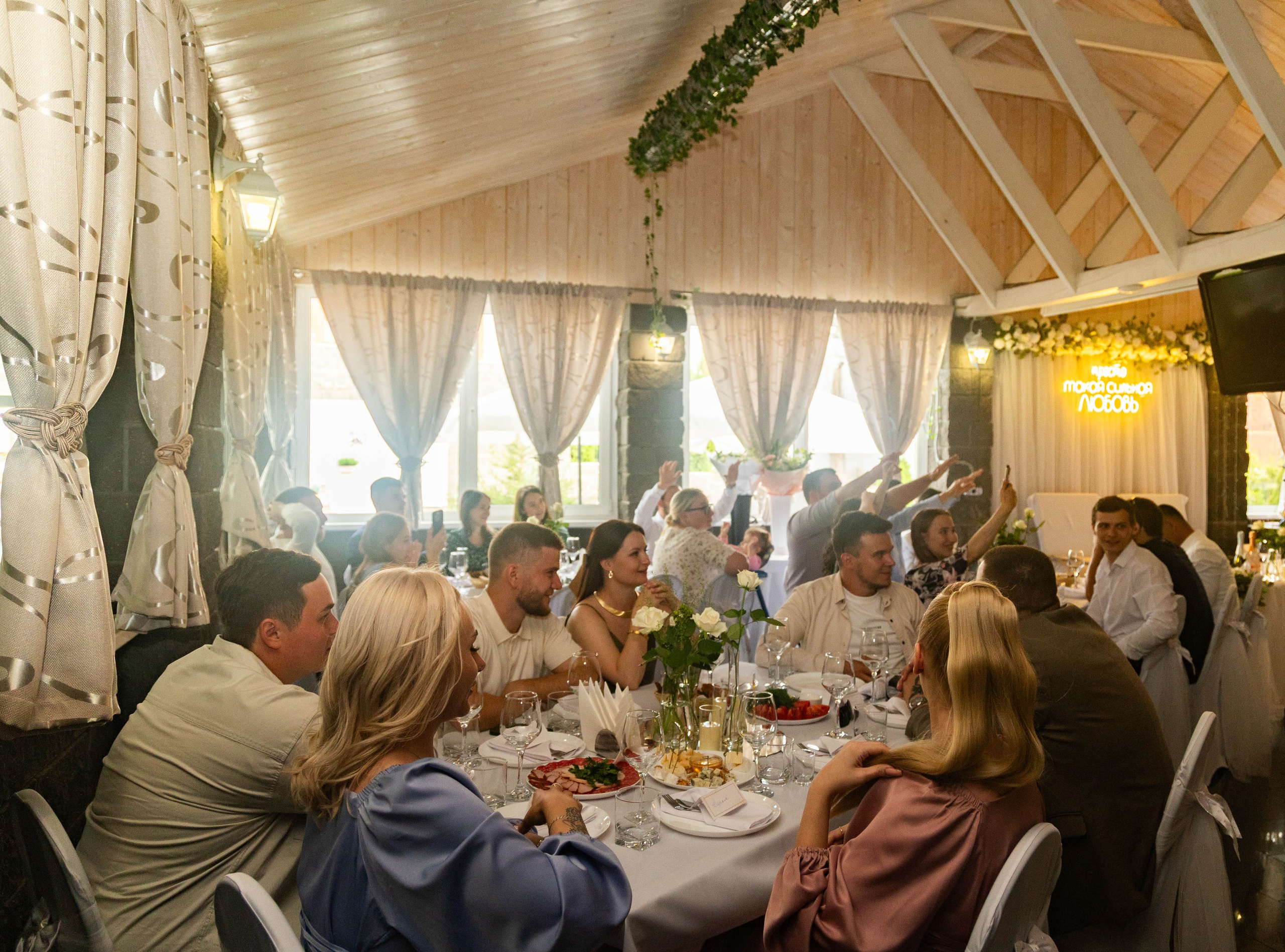 Свадебная фотосессия свадебный фотограф Татьяна Марсуверских свадебная фотопрогулка Москва Жуковский. Фотограф для маркетплейсов, фотоуслуги в Жуковском Татьяна Марсуверских