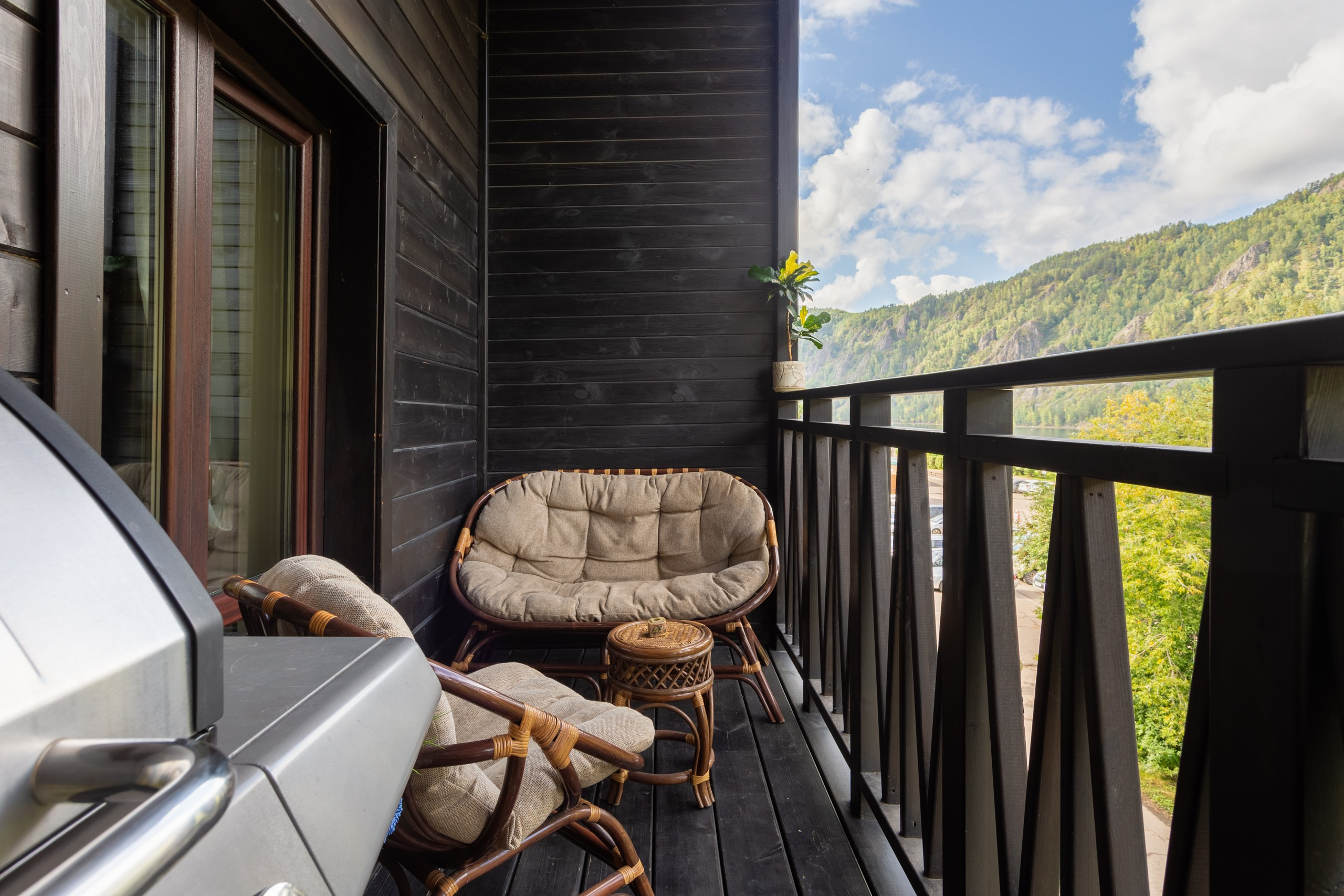 Квартира для продажи в городе Дивногорске с хоумстейджингом. Интерьерный фотограф и ретушер в Красноярске Денис Антропов