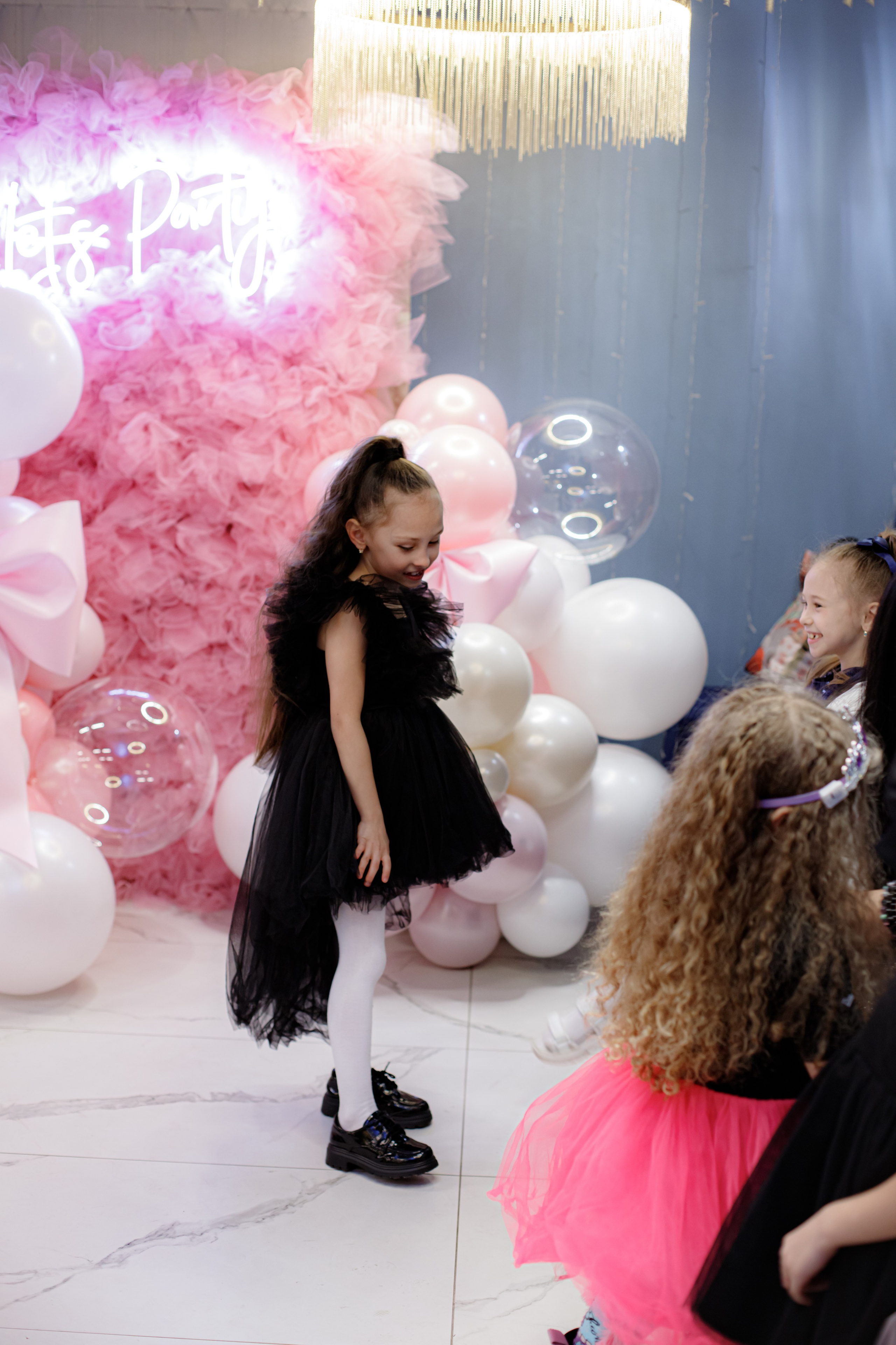 ASIA'S BIRTHDAY PARTY. Photokarish