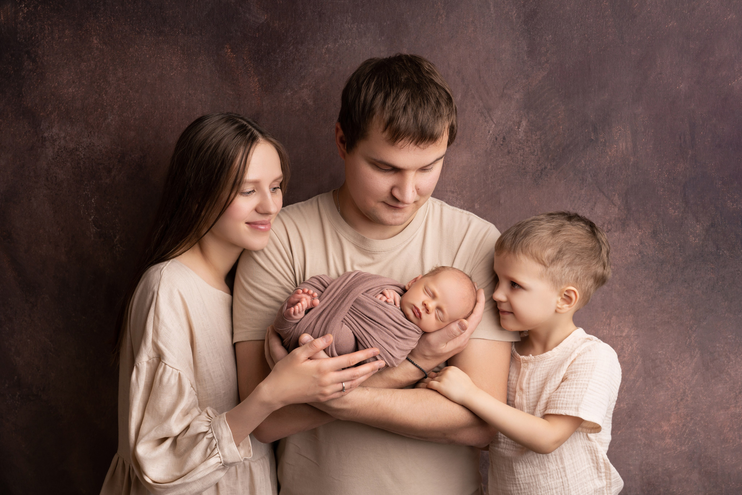 Семейные фотосессии с новорожденными | Трогательные кадры малышей и их близких в Москве и МО. Фотосессия новорожденных в Москве и Московской области | Профессиональный фотограф newborn — Татьяна Иванова