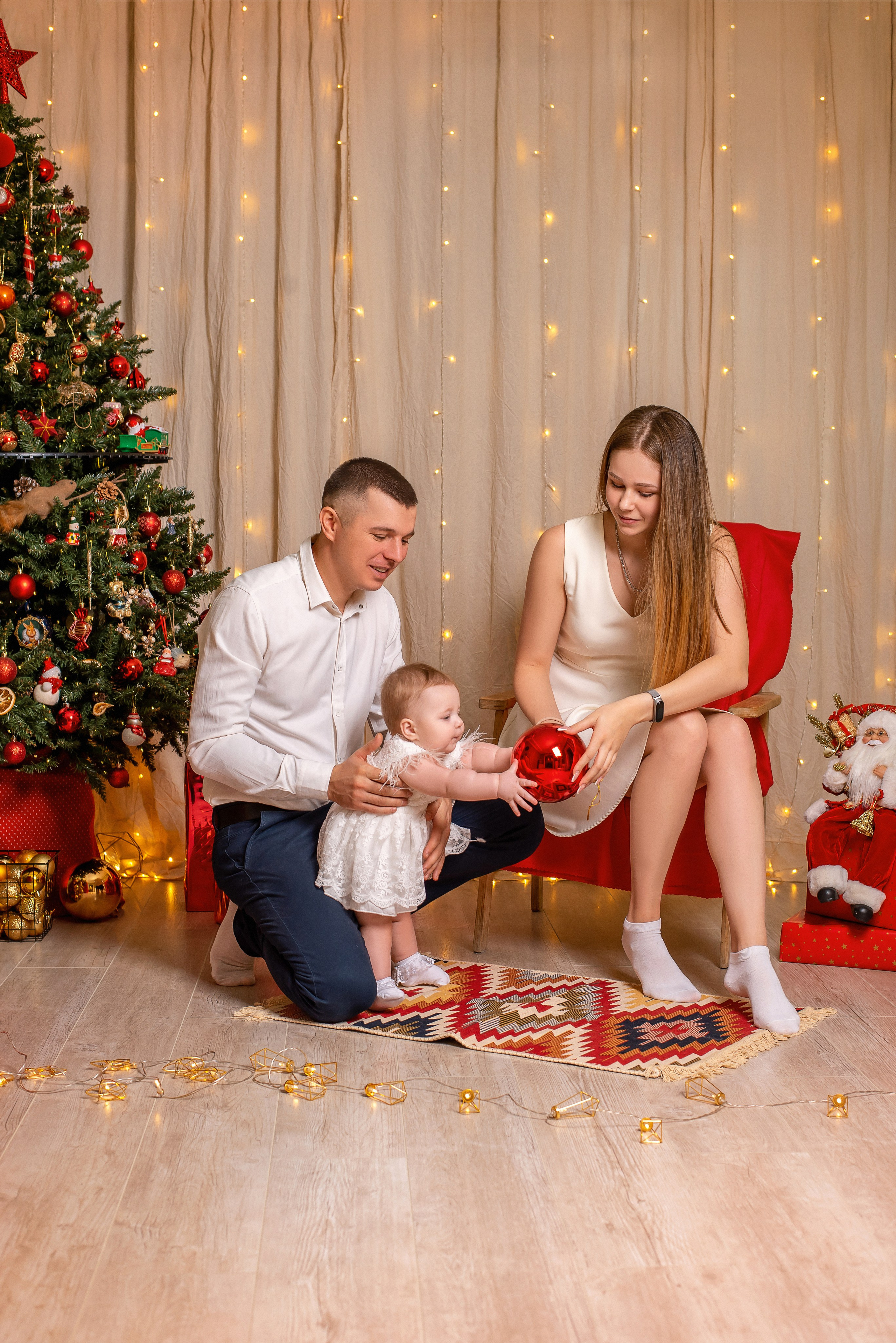 Новый год 2024 — Дарья, Юра и Алисочка. Семейный и детский фотограф Наталья Горда