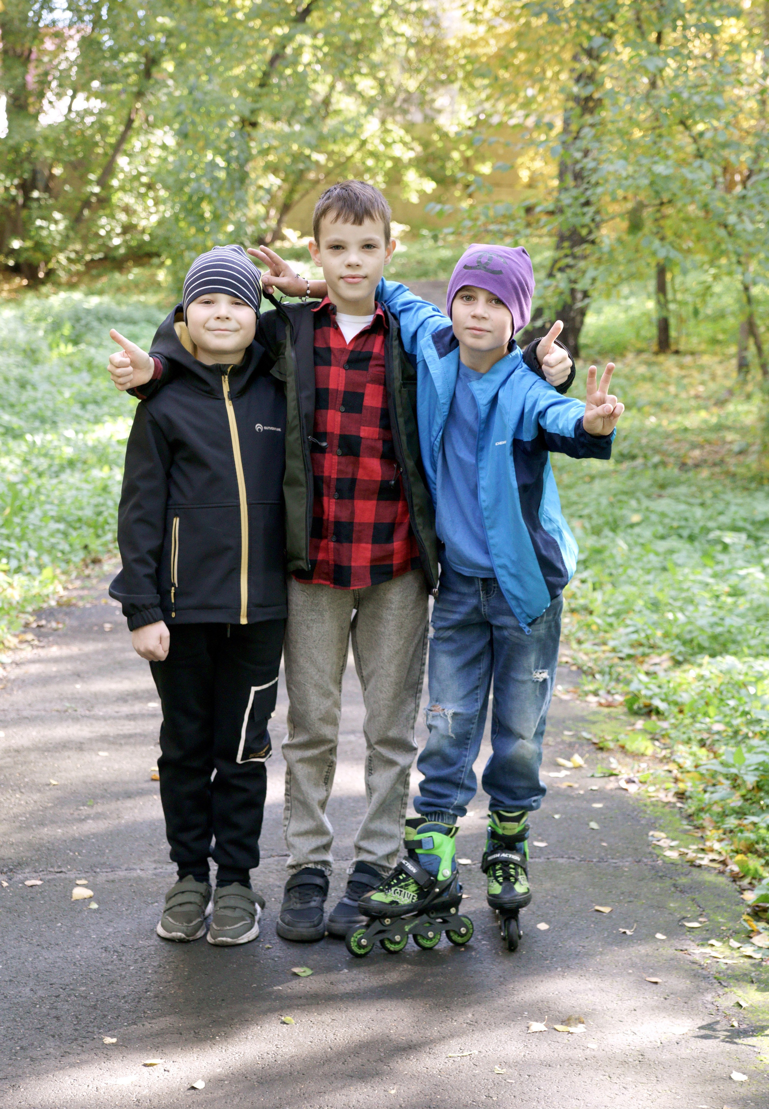 Выпускник начальной школы - осенняя сьемка - друзья