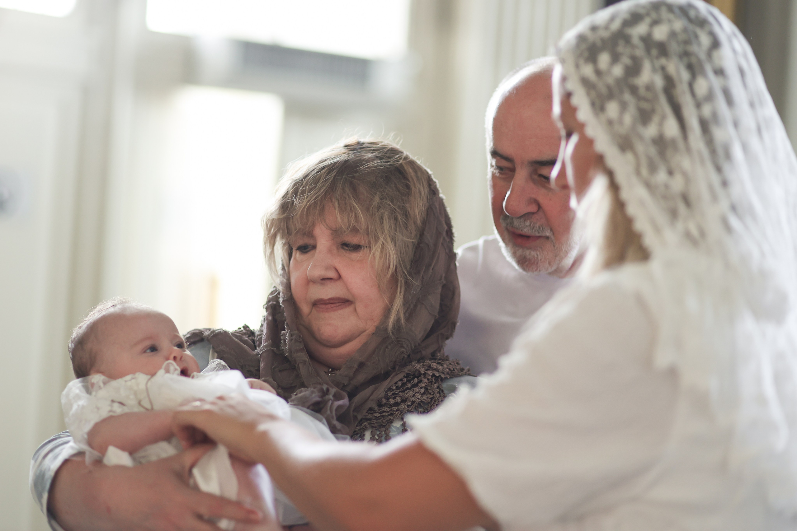 Крещение Софии. Репортажный и портретный фотограф в Санктпетербурге. Видиосъемка мероприятий в Санкт-Петербурге