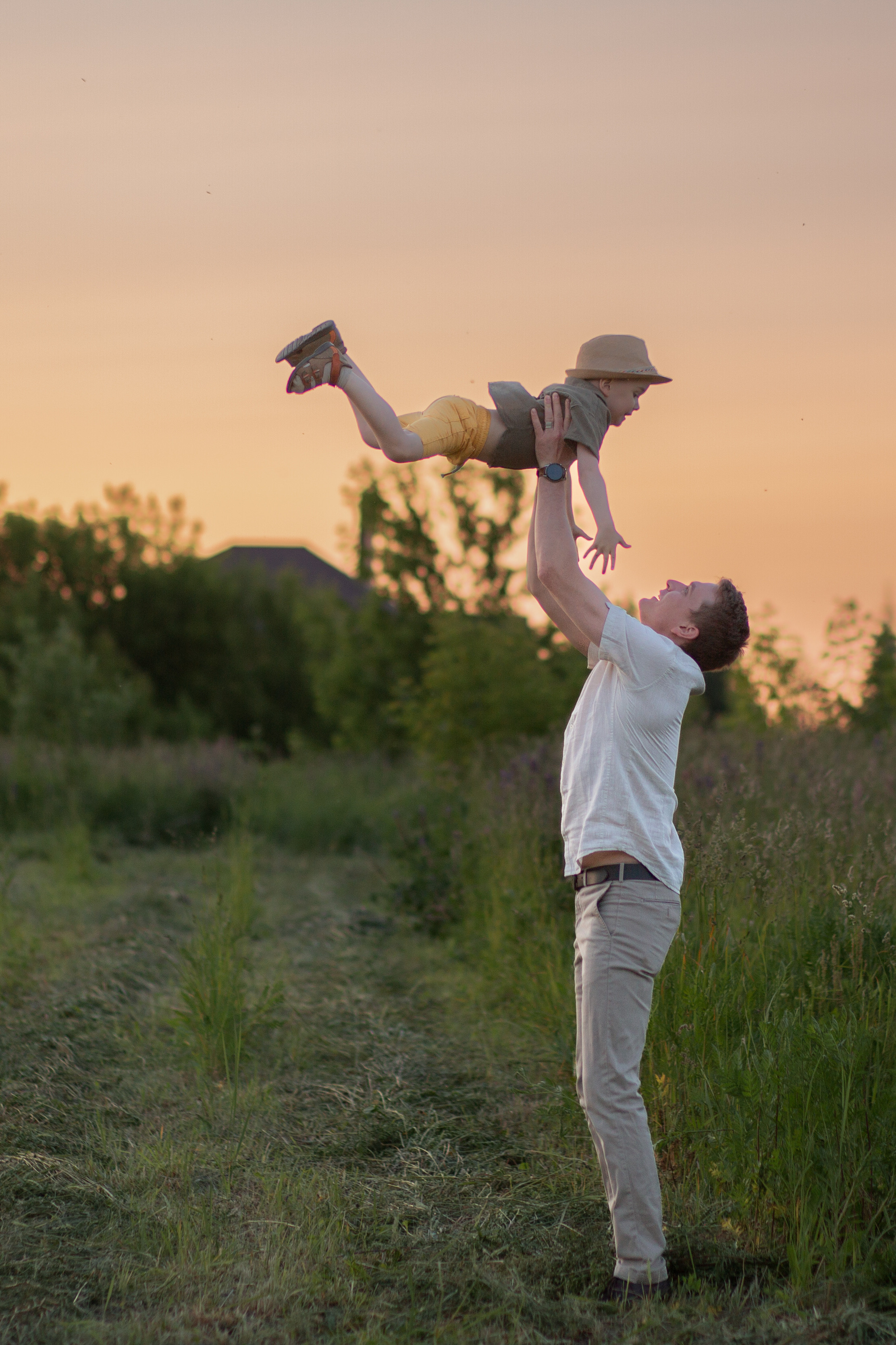 Семья в Люпинах. Семейный и детский фотограф в Москве Юлия