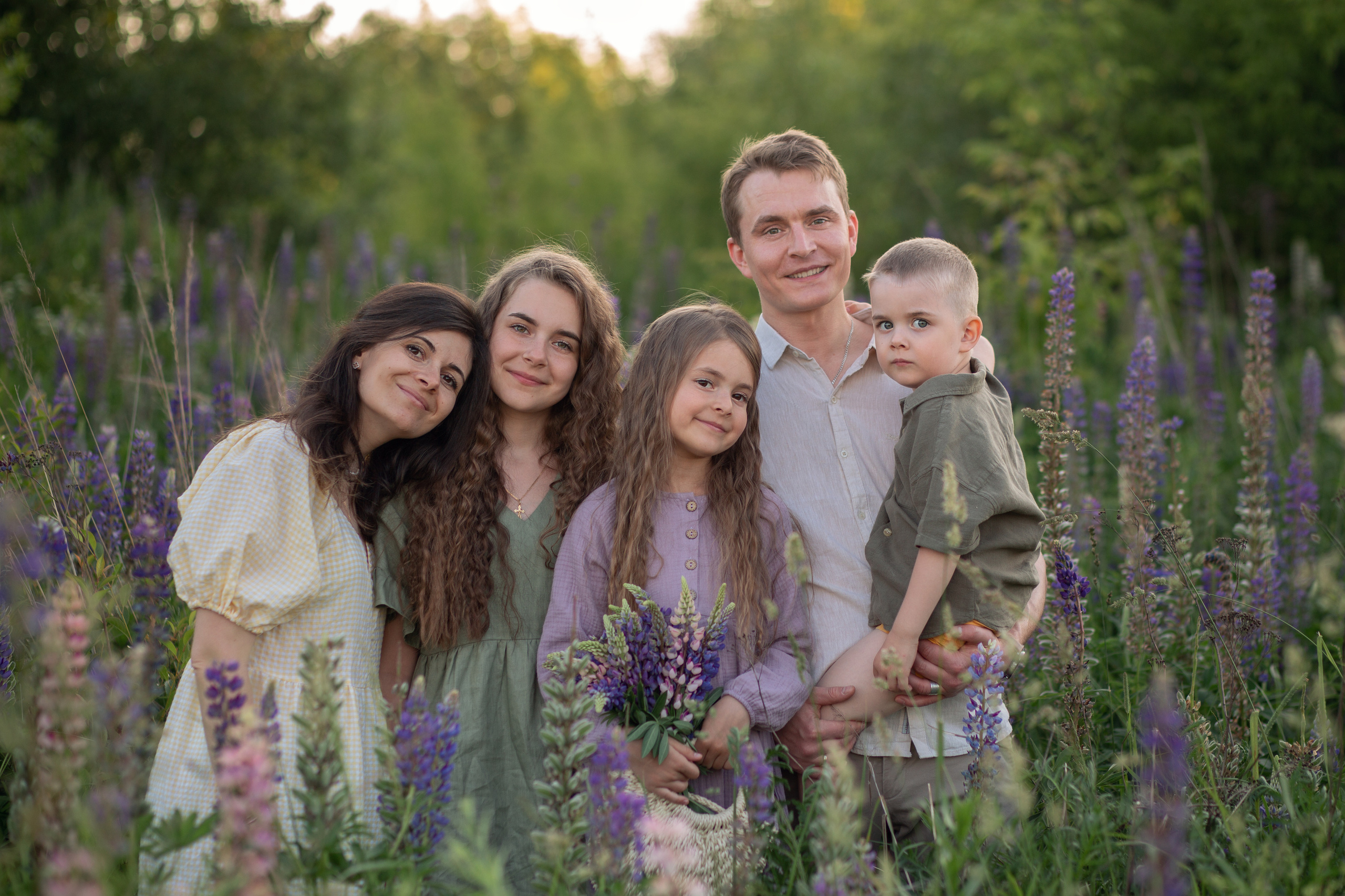 Семья в Люпинах. Семейный и детский фотограф в Москве Юлия