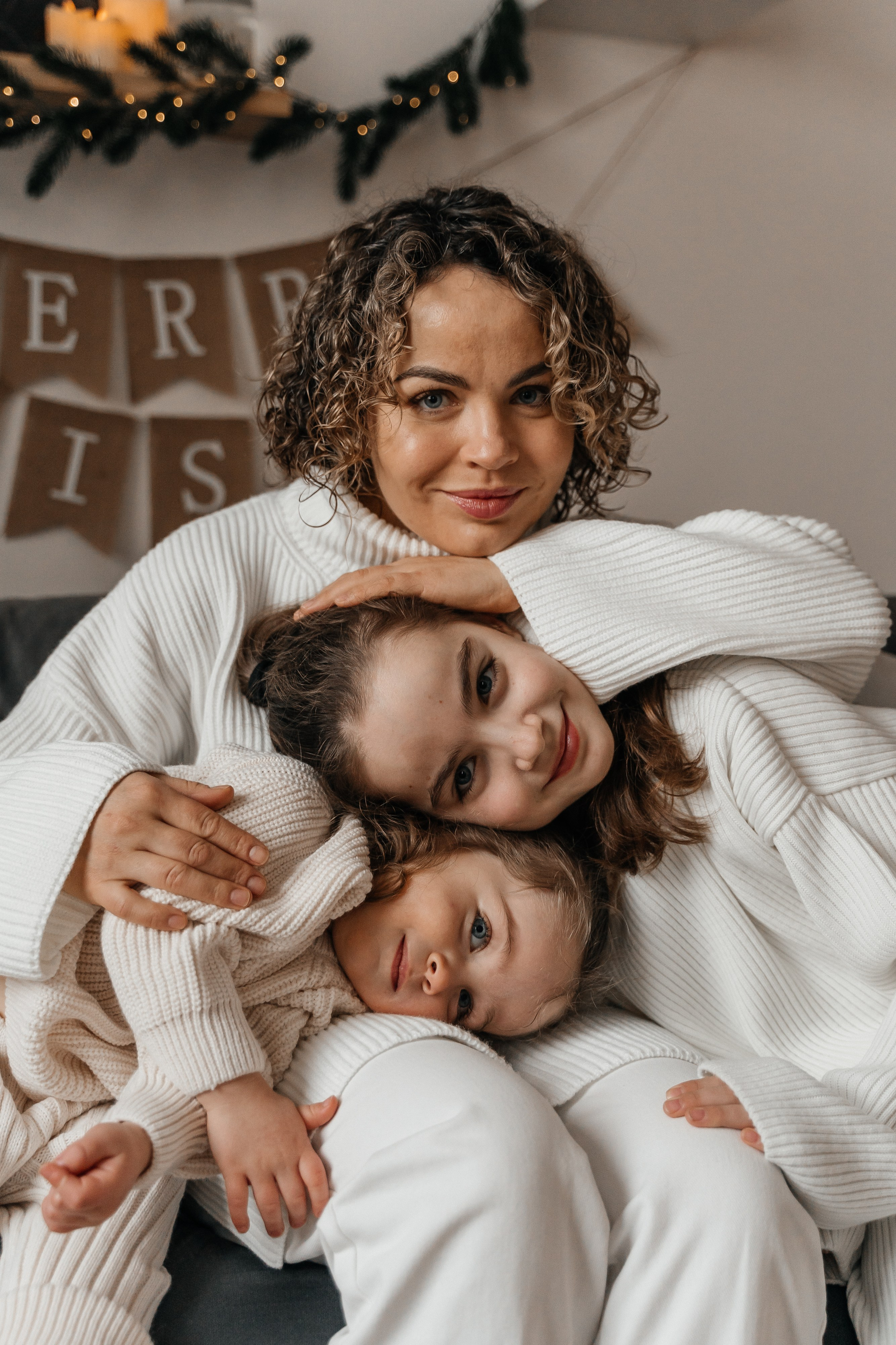 Максим, Катя, Лена и Ева. Волик Мария