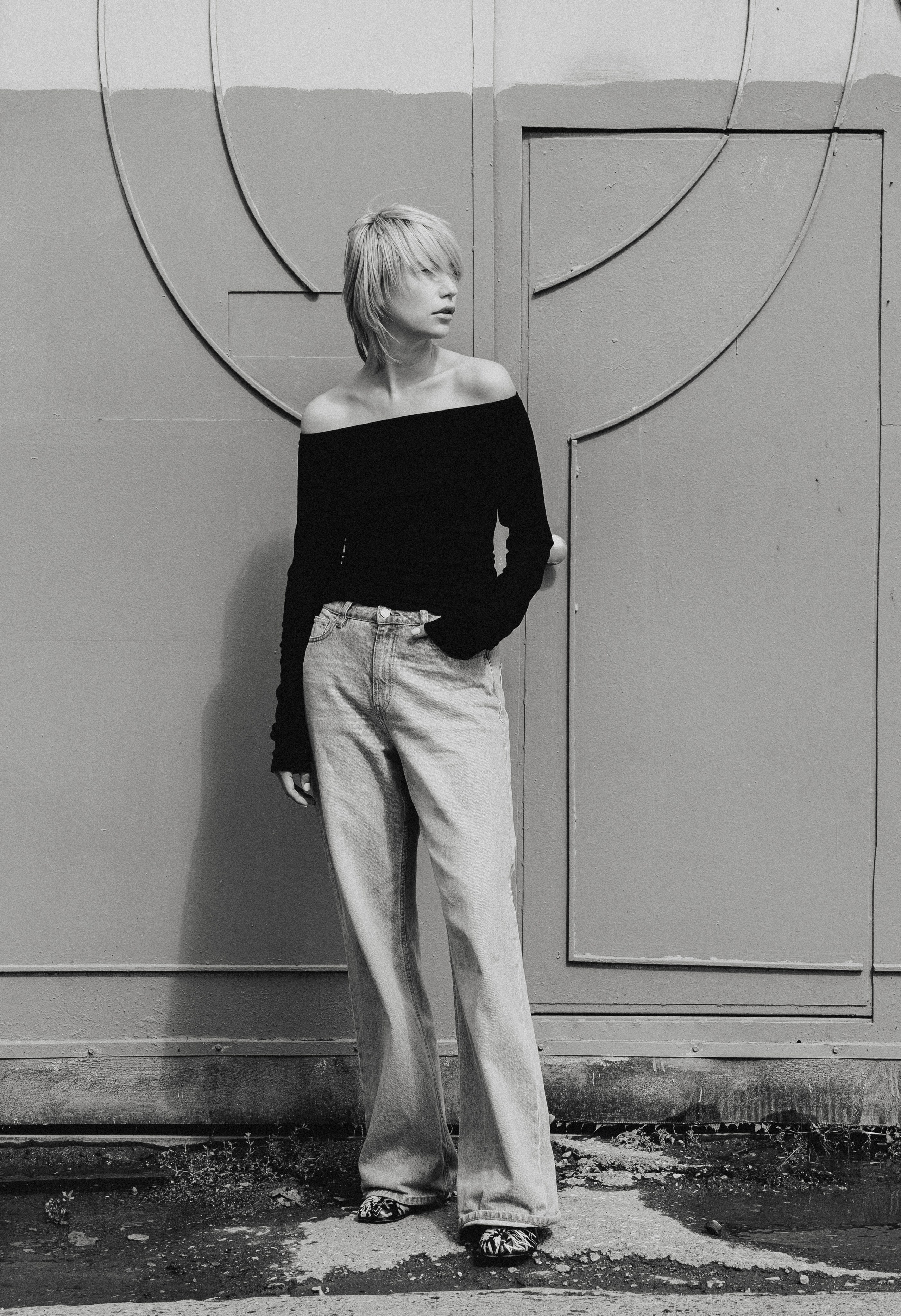 Фотосъёмка в студии девушки корейской внешности. Денис Марков — фотограф в Екатеринбурге