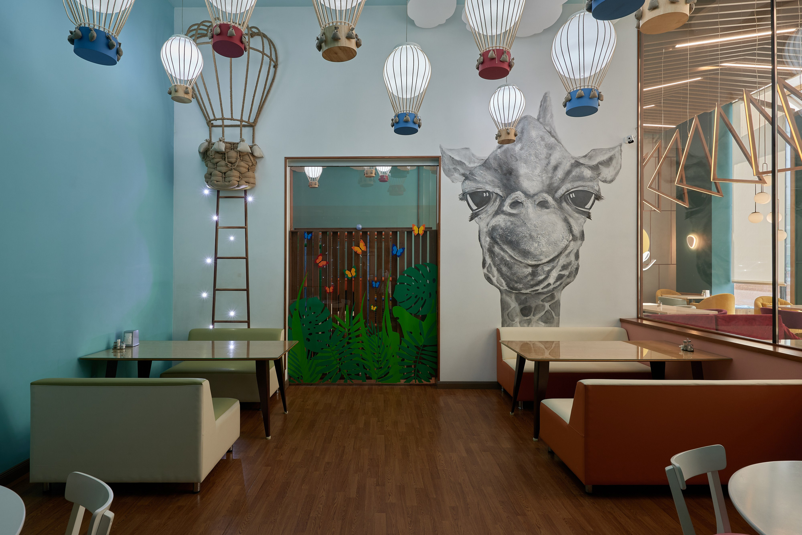 Ресторан Жираф, Костанай (Казахстан). Абросимов Лев интерьерный и архитектурный фотограф